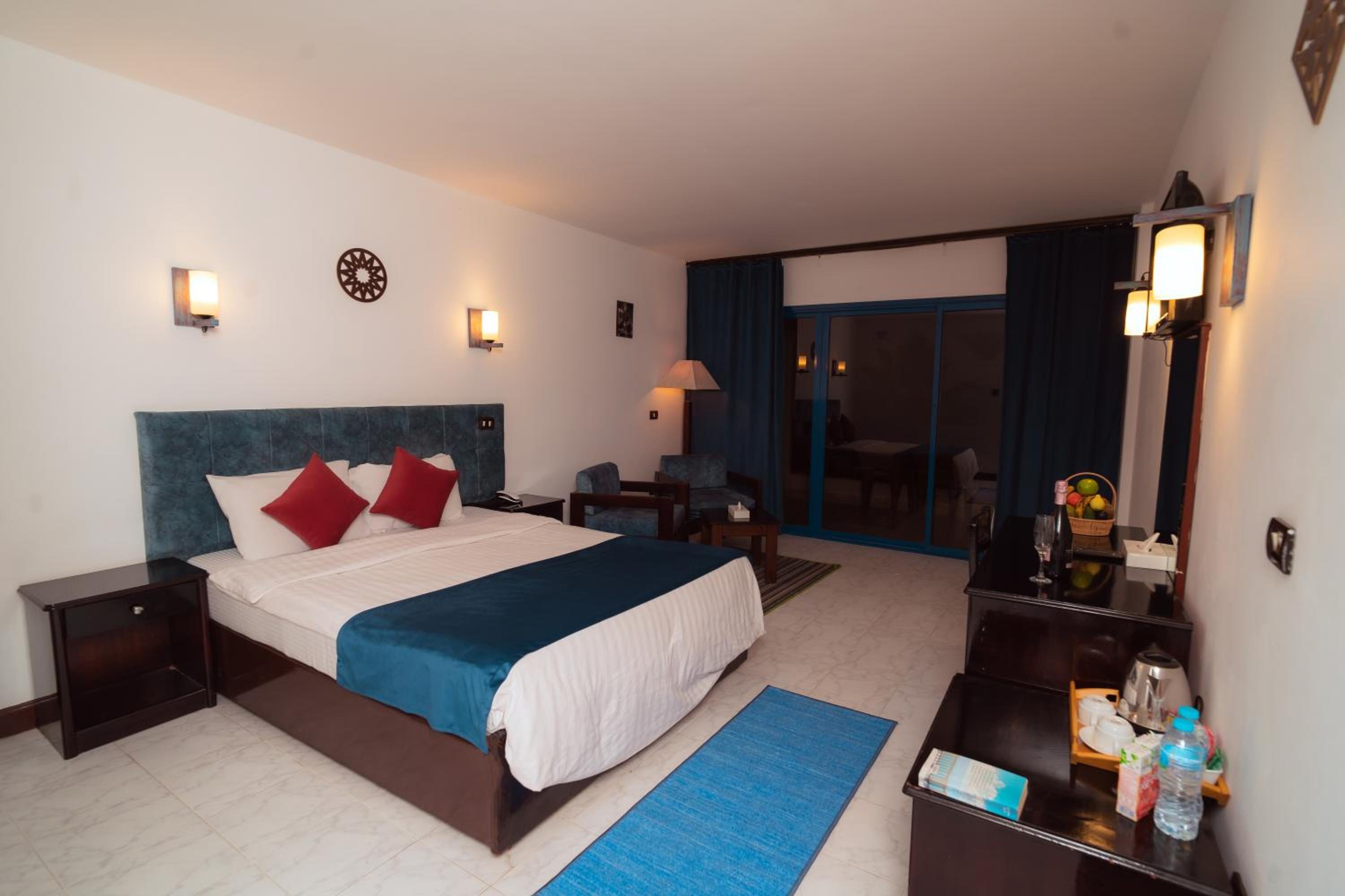 Double or Twin Room with Pool View photo 2
