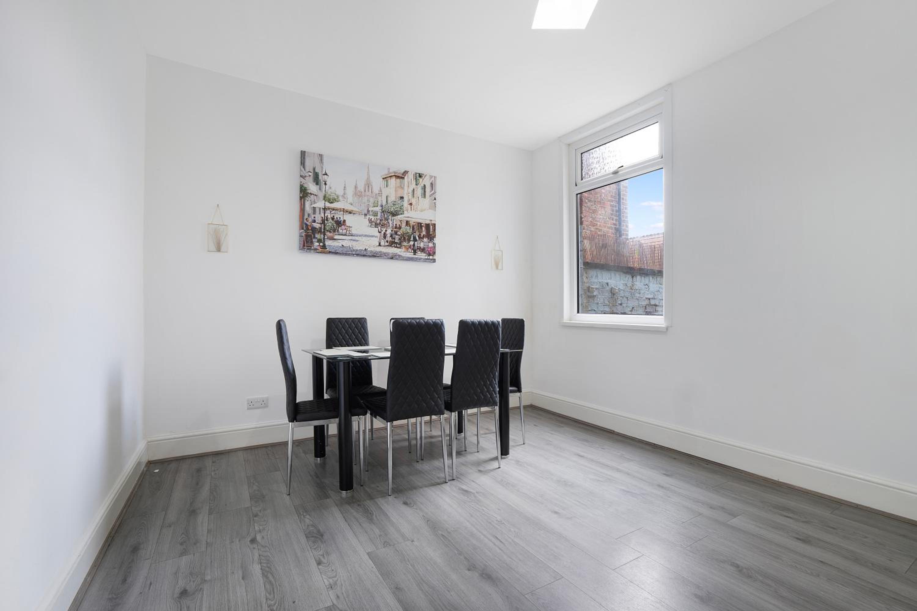 Apartment photo 3
