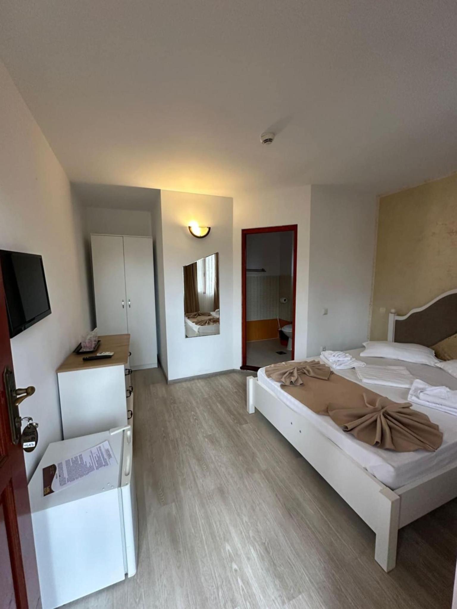 Standard Double Room photo 2