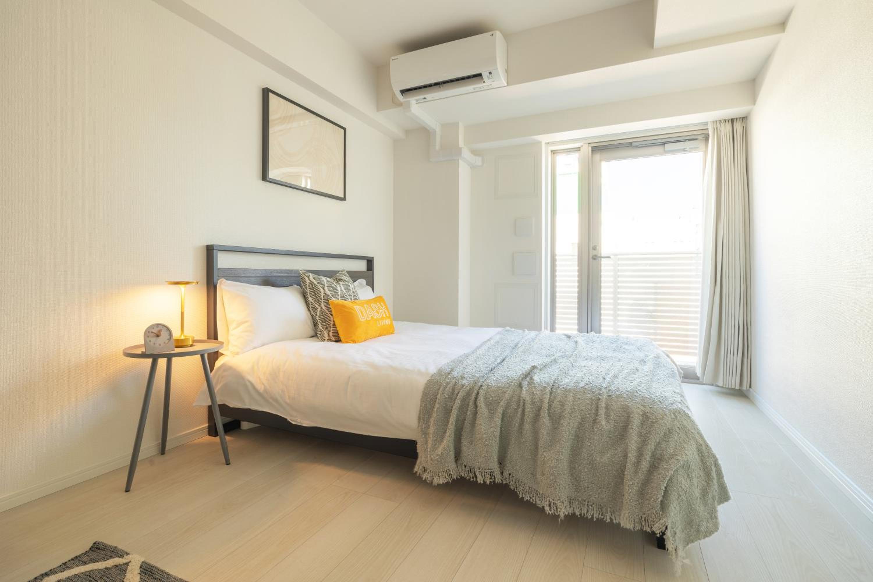One-Bedroom Apartment photo 3