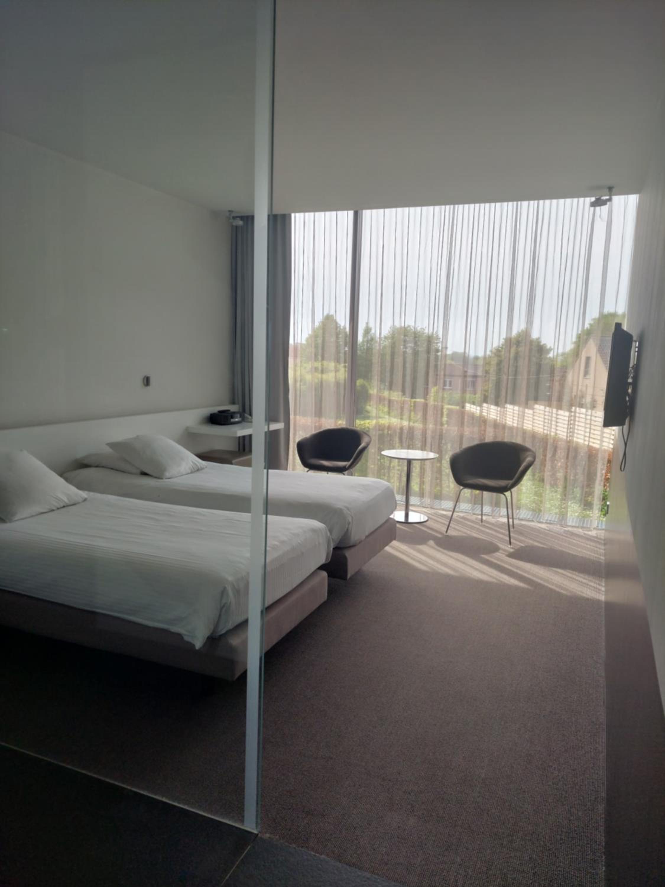 Standard Twin Room - Photo 6