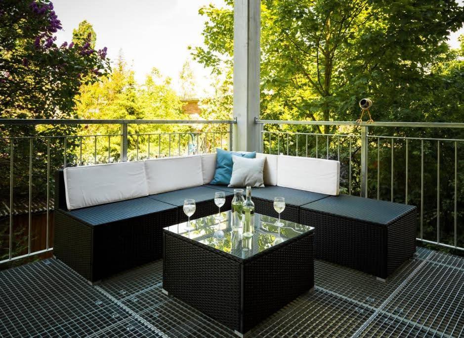 Family Apartment with Balcony photo 2