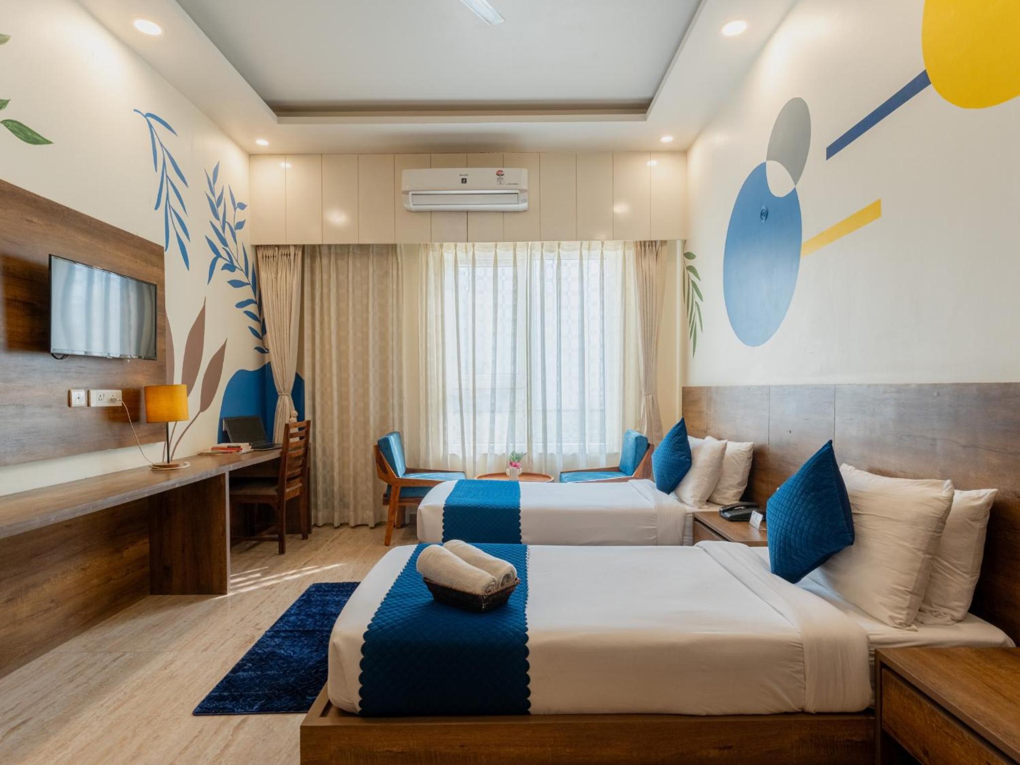 Deluxe Twin Room photo 3