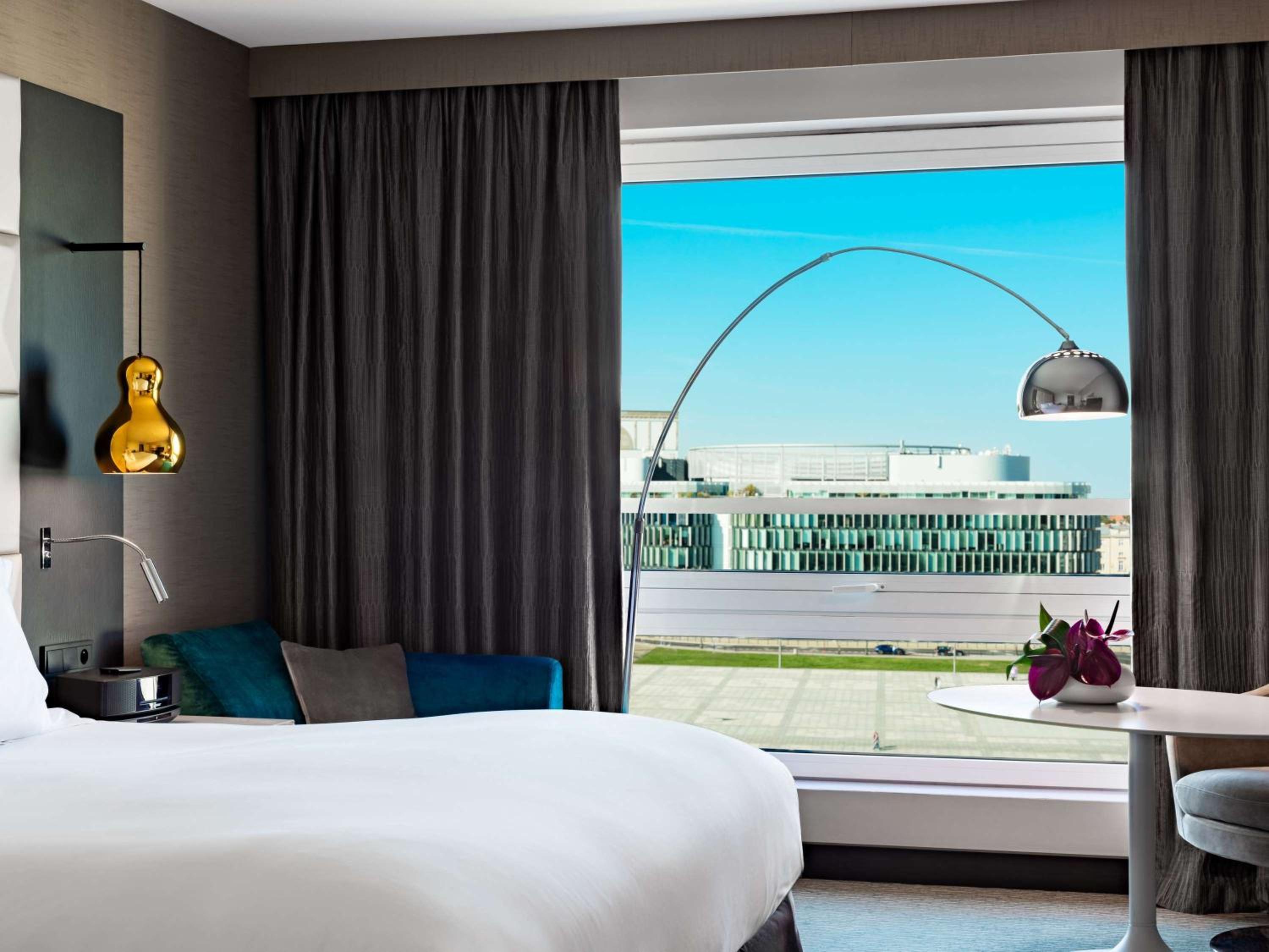 Luxury King Room with View - Photo 2