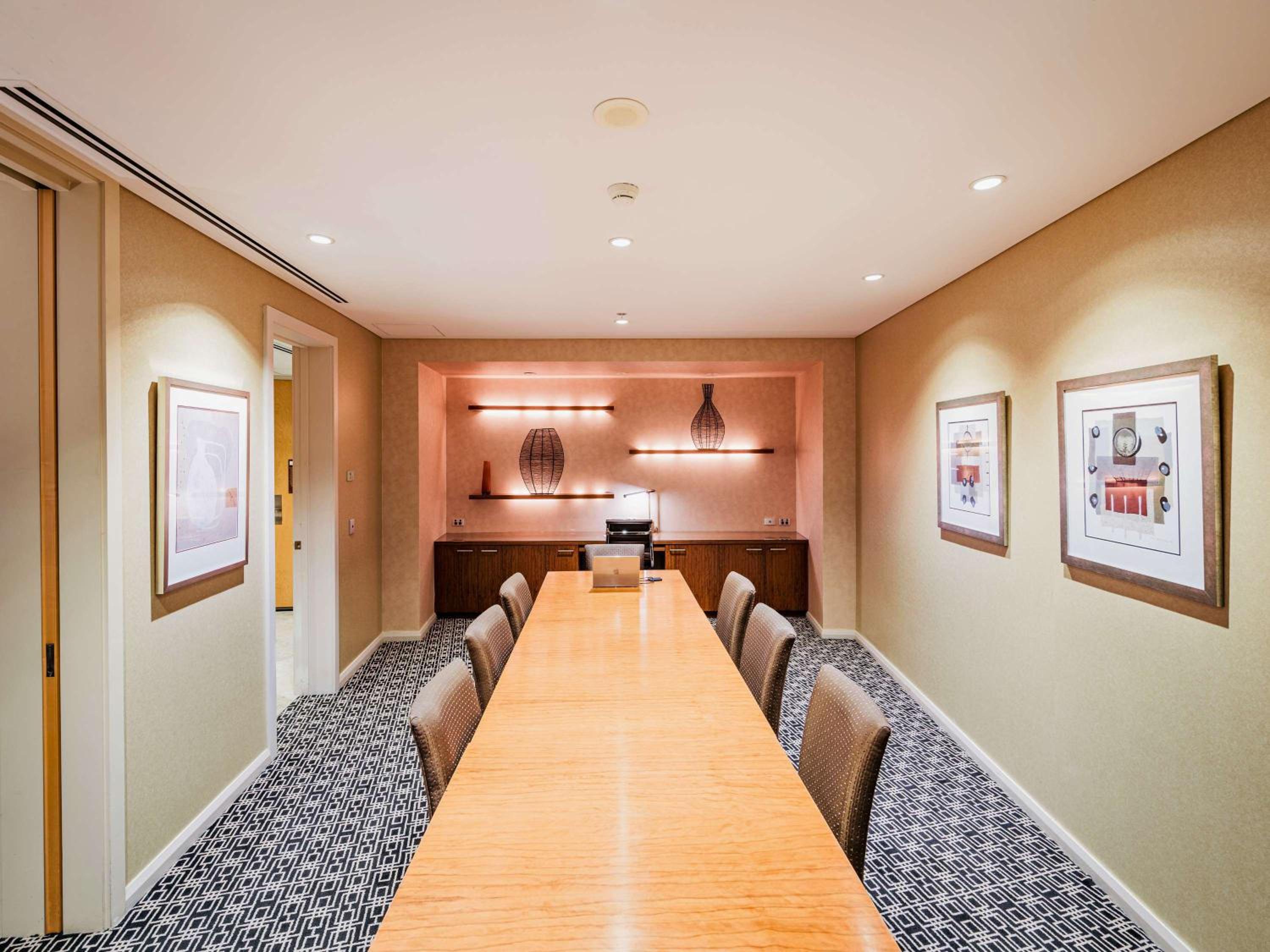Wentworth King Suite with Club Sofitel Access