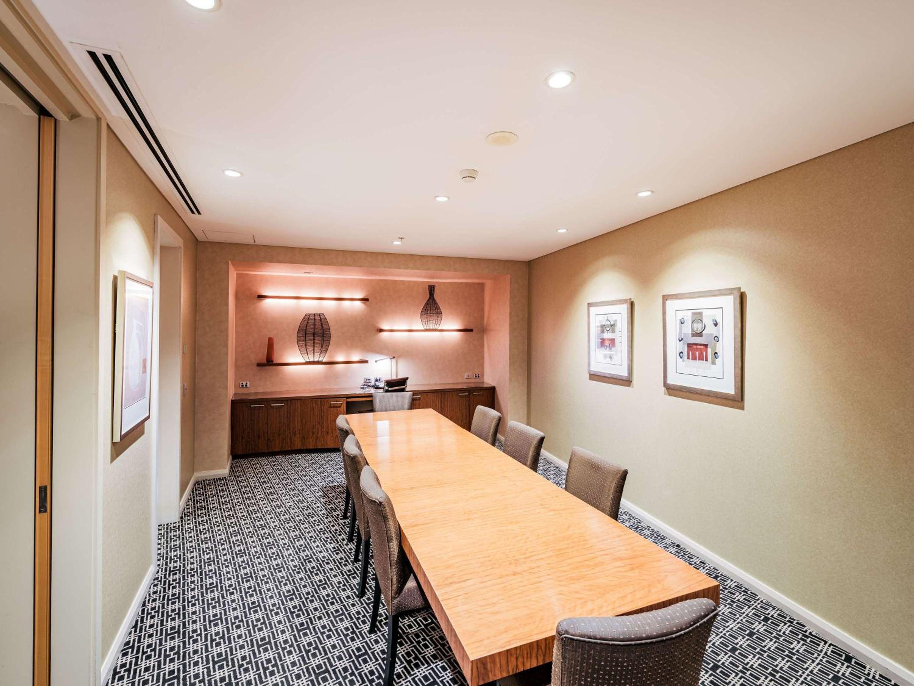 Wentworth King Suite with Club Sofitel Access