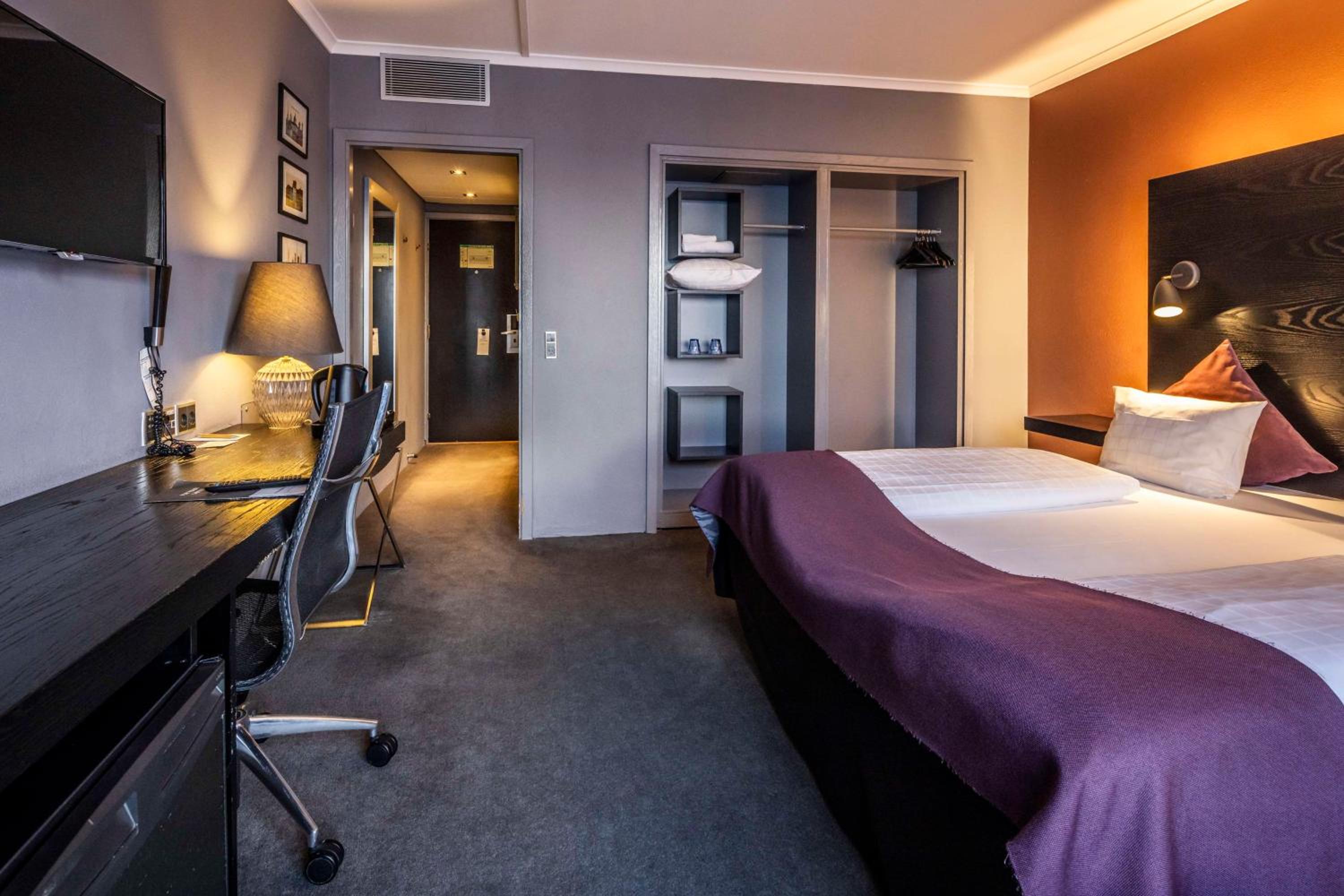 Standard Queen Room - Photo 2