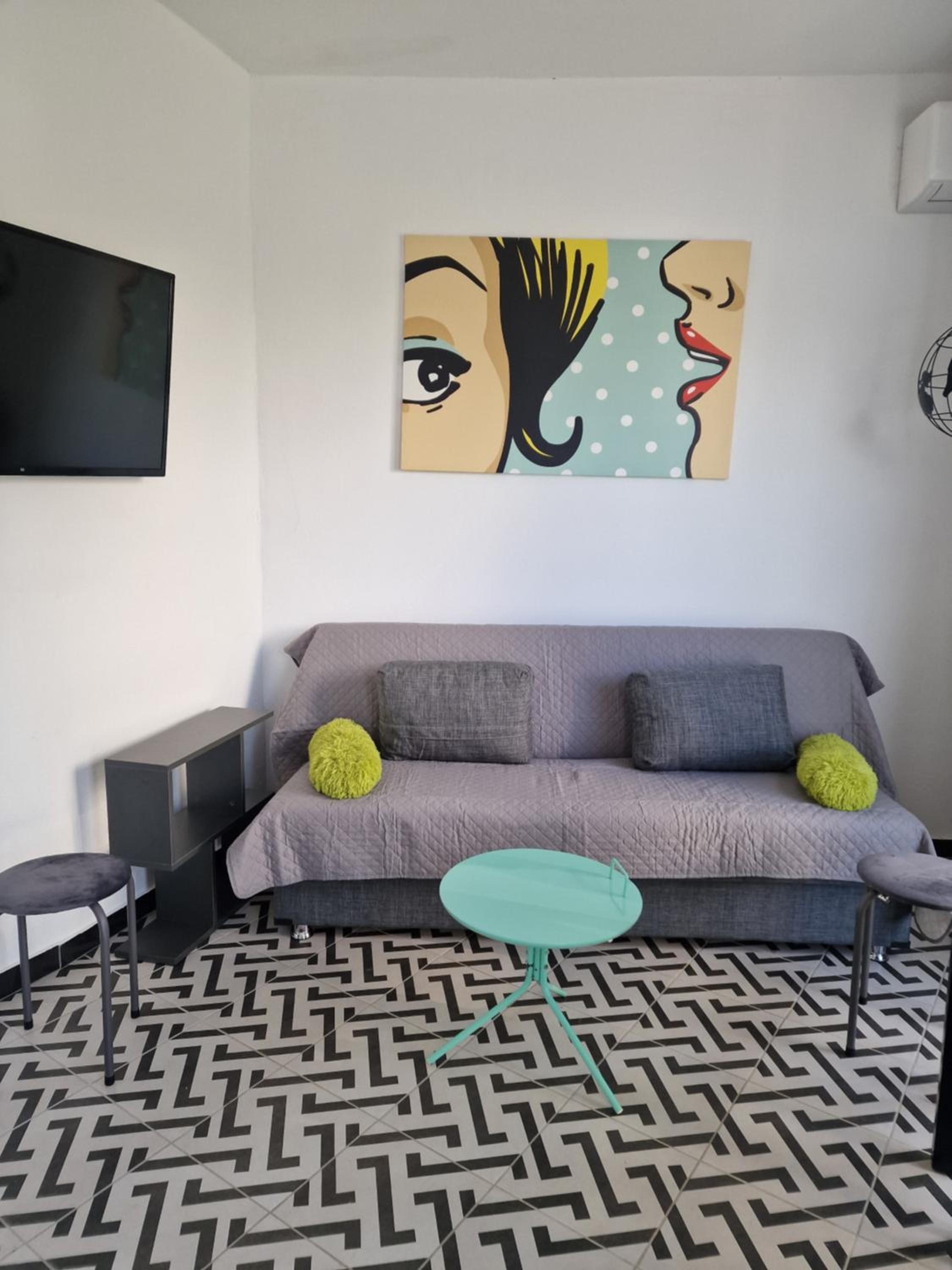 One-Bedroom Apartment