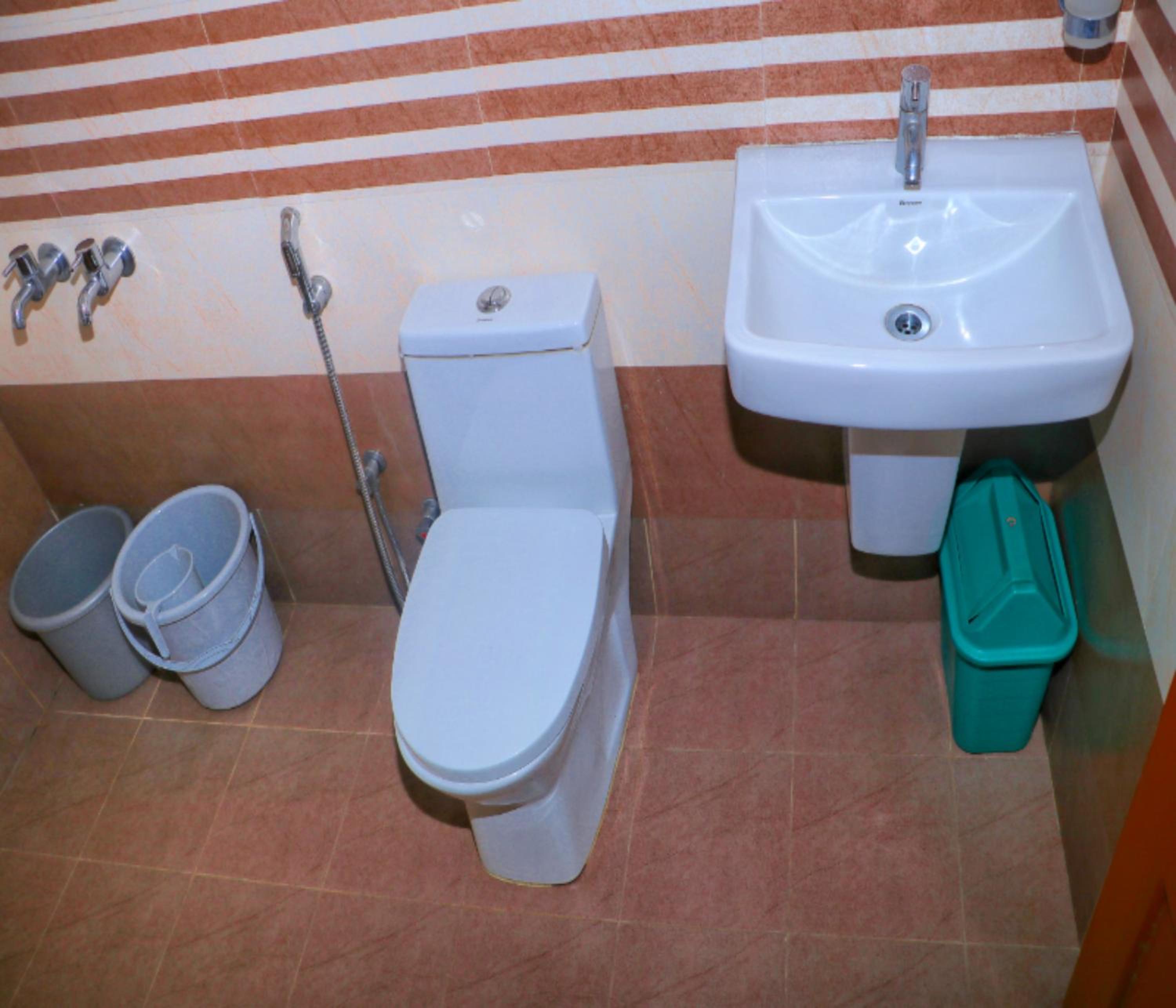 Family Room - Photo 18