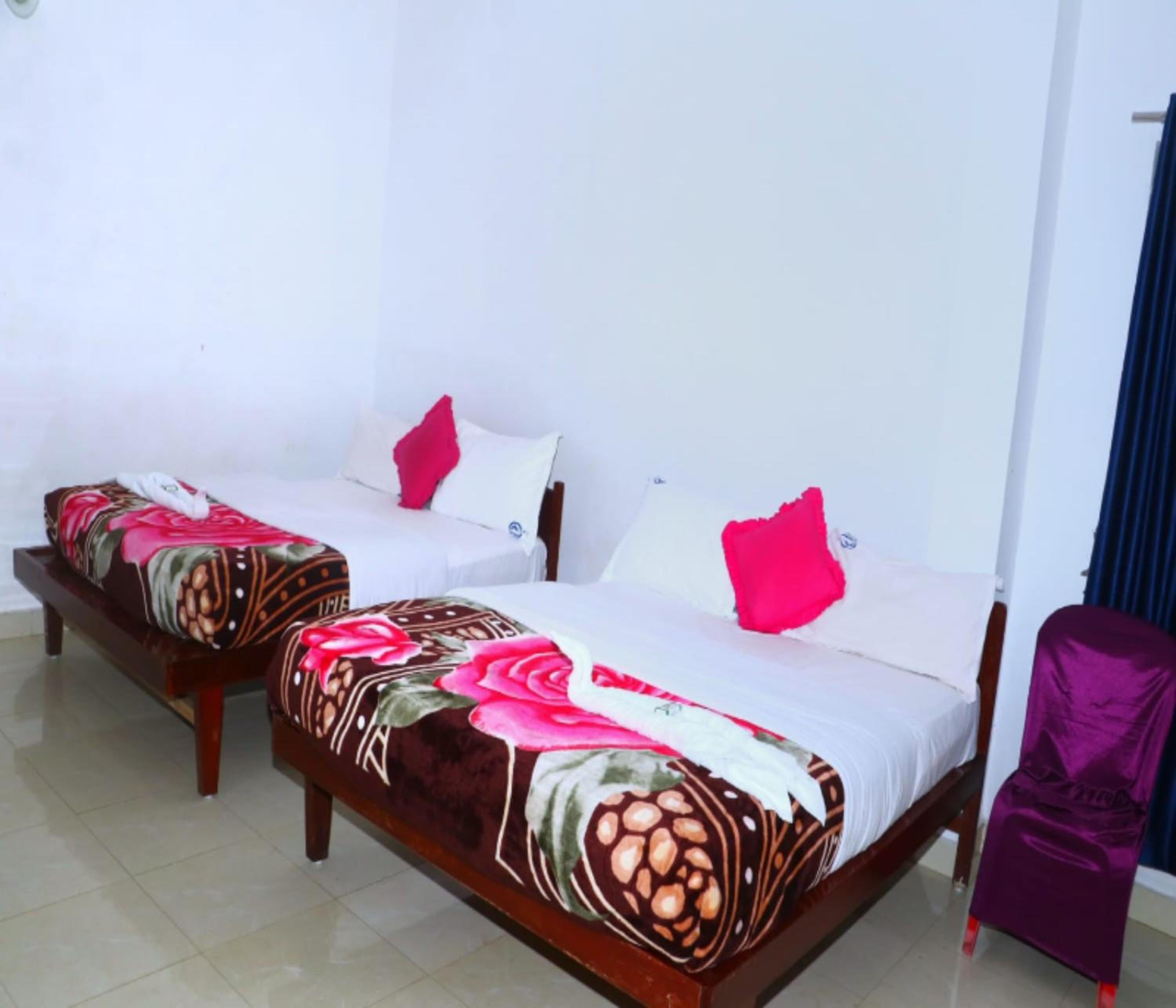 Double or Twin Room - Photo 3