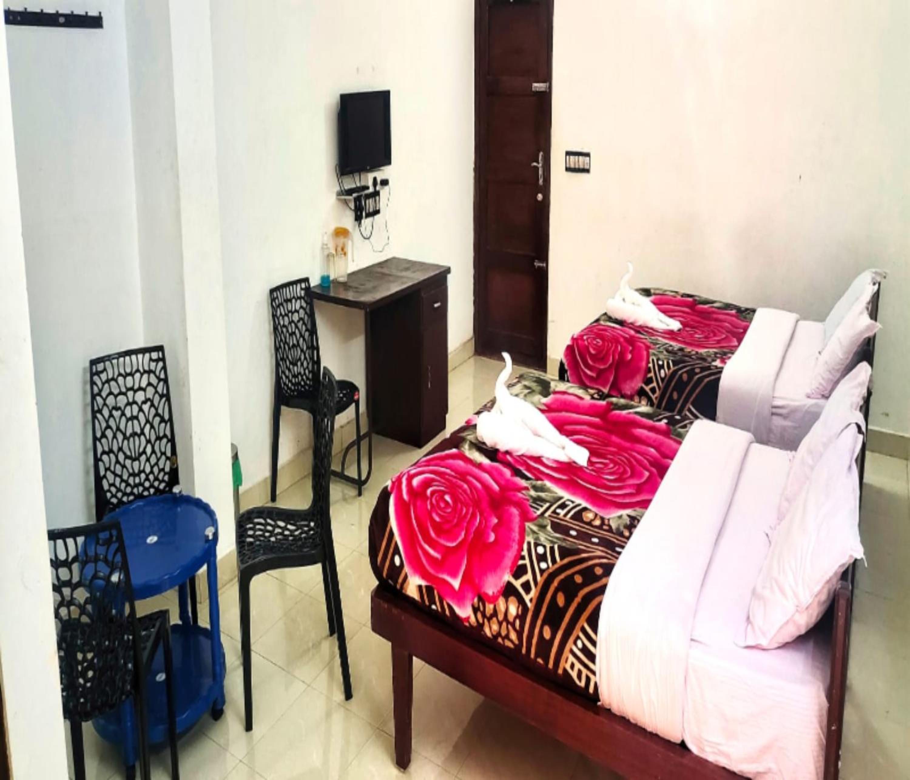 Double or Twin Room - Photo 4