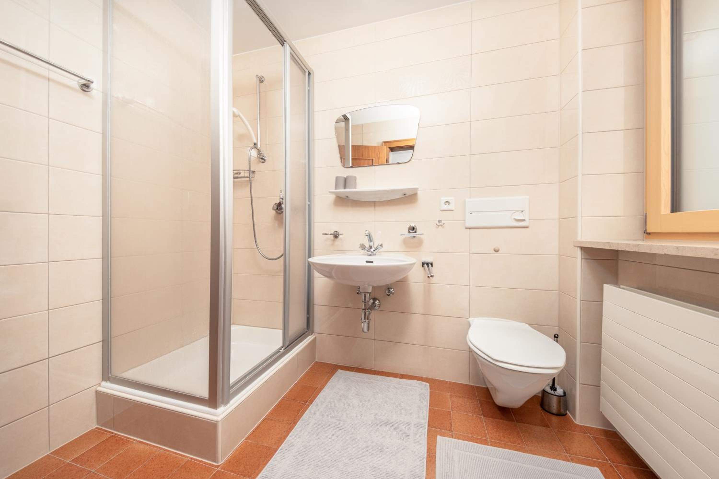 Studio Apartment with Balcony photo 3