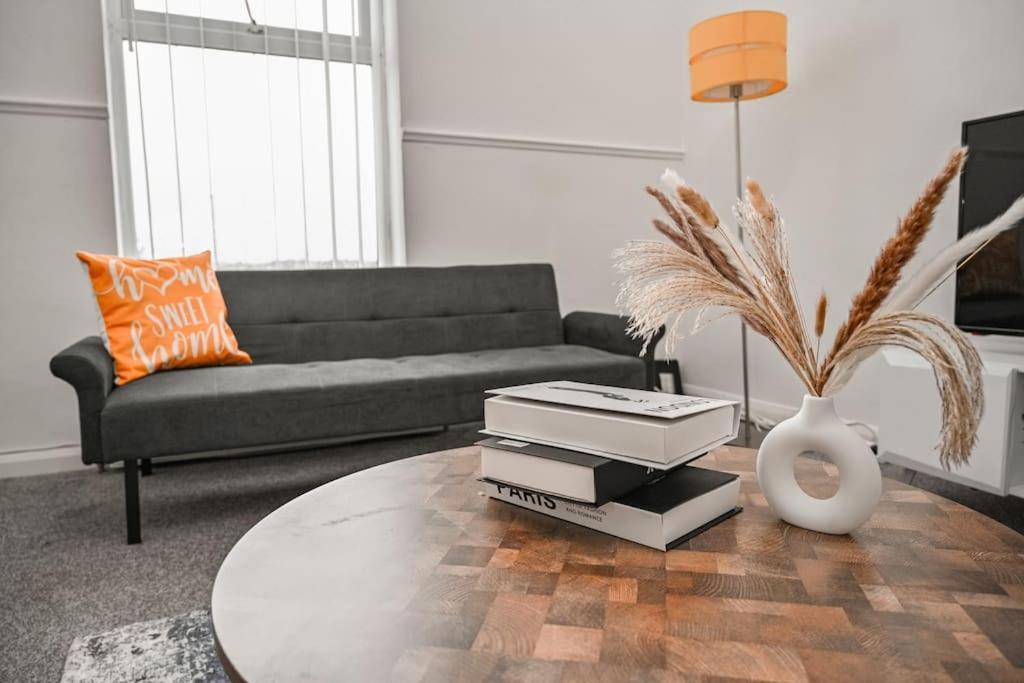 Three-Bedroom House photo 2
