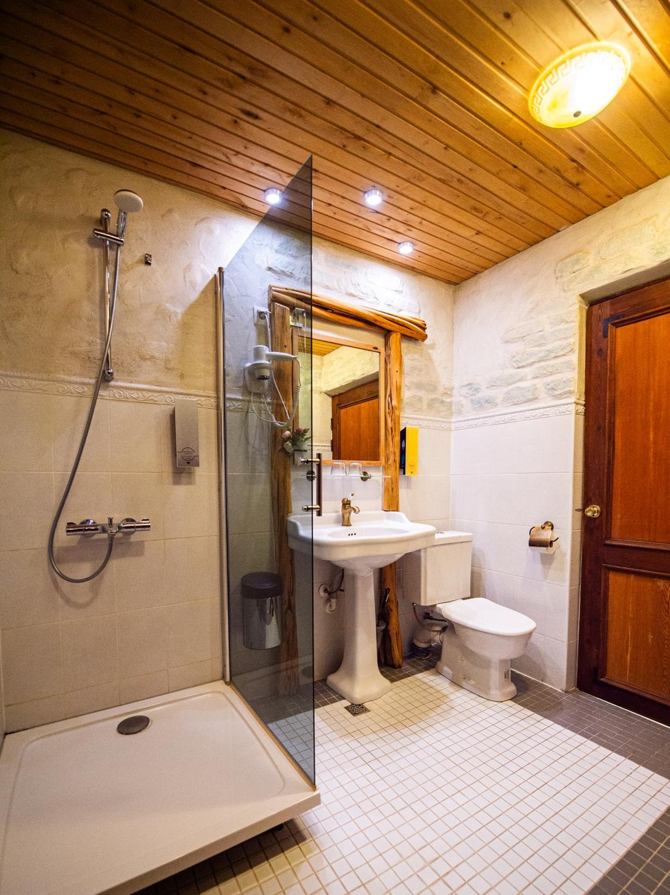 Suite with Sauna - Photo 2