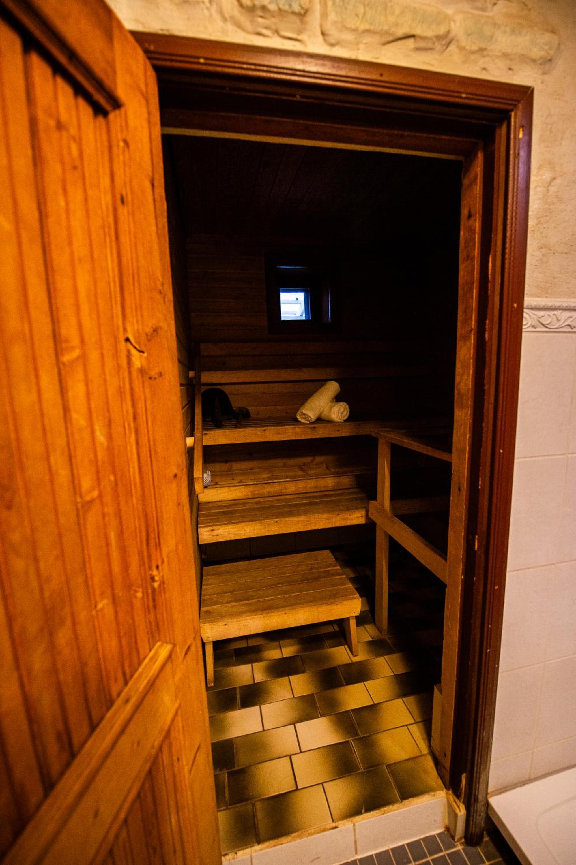 Suite with Sauna - Photo 6