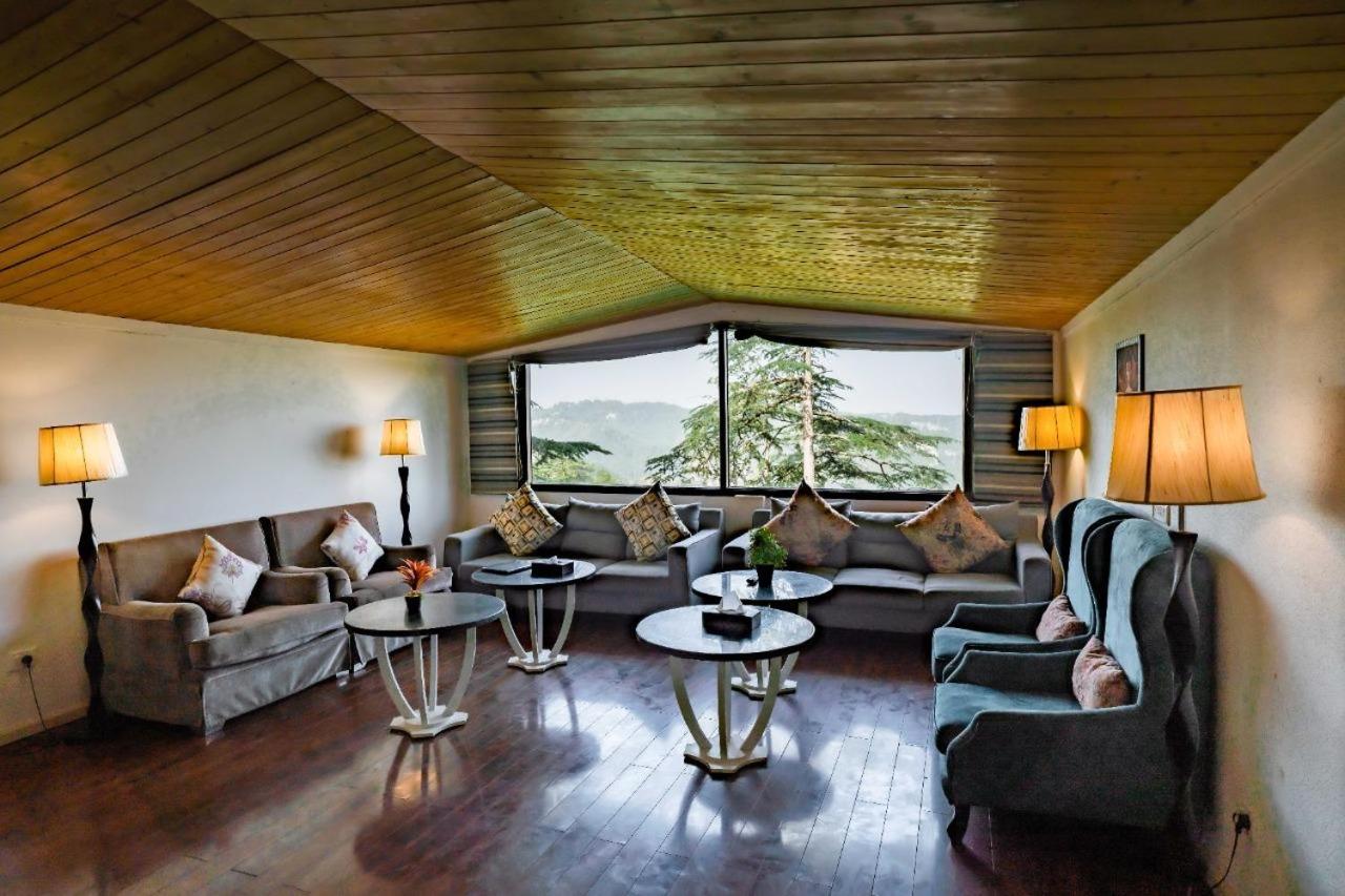 Family Room With Balcony photo 1