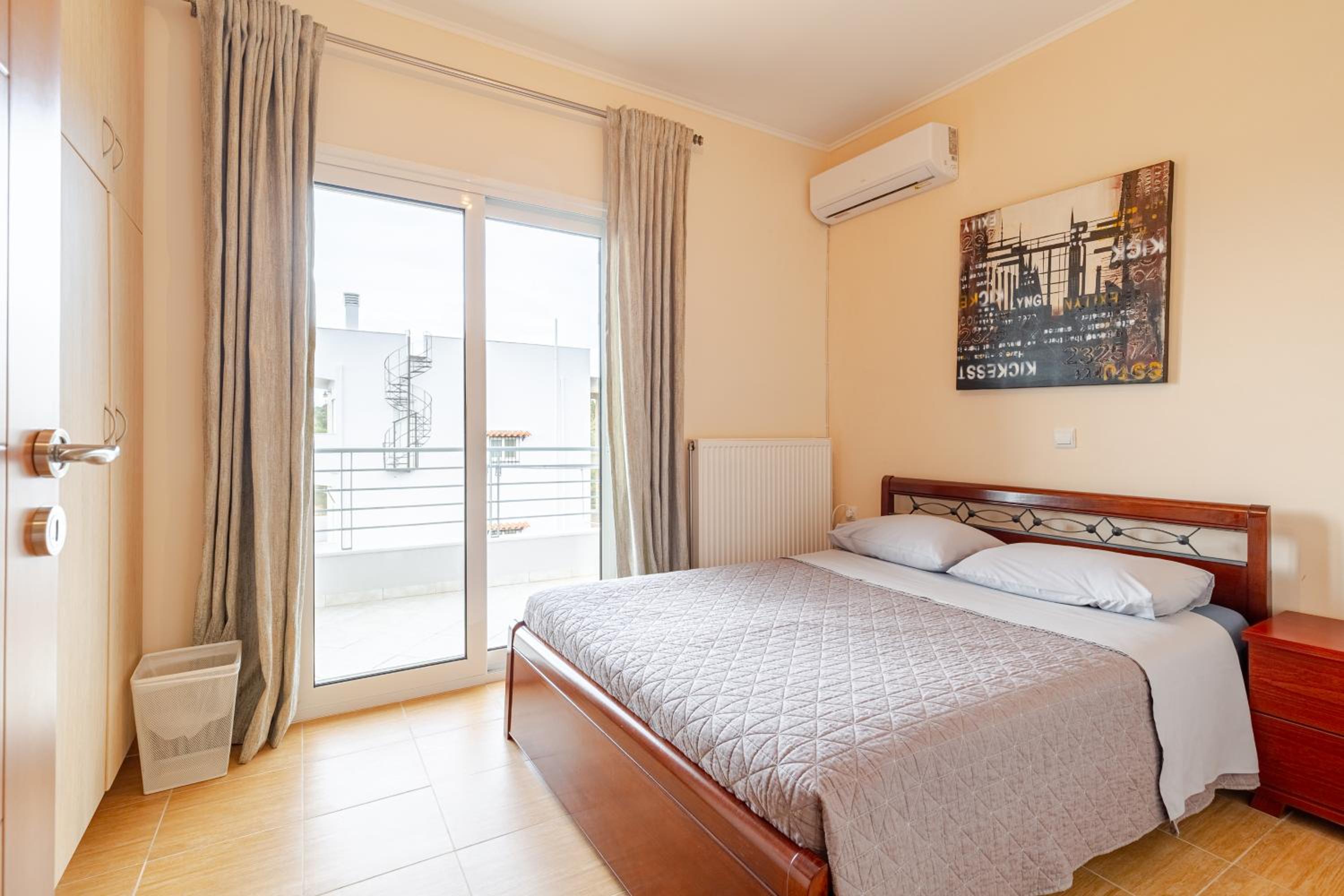 Deluxe Double Room with Balcony photo 1