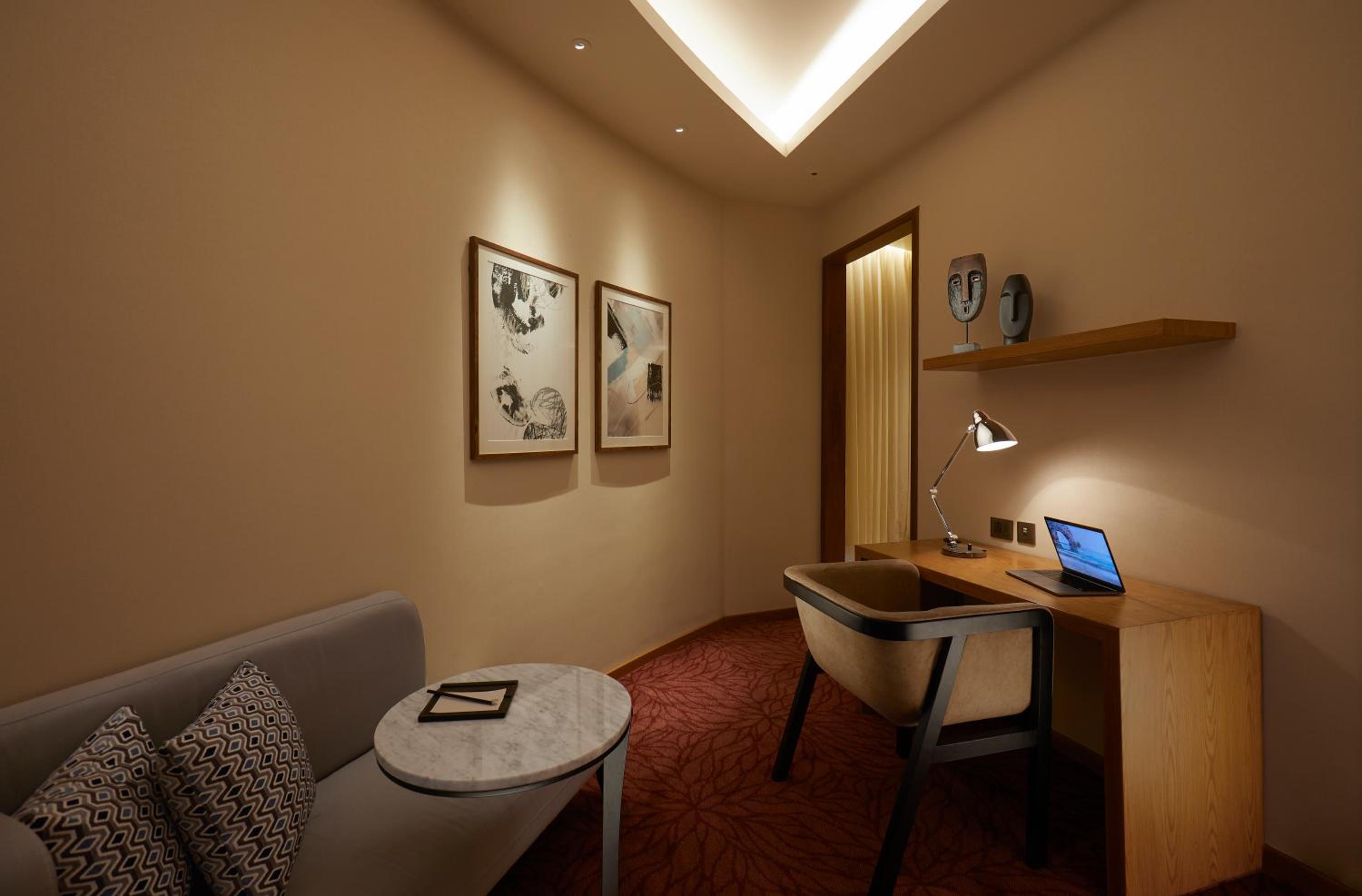 Premier Suite thumbnail 5