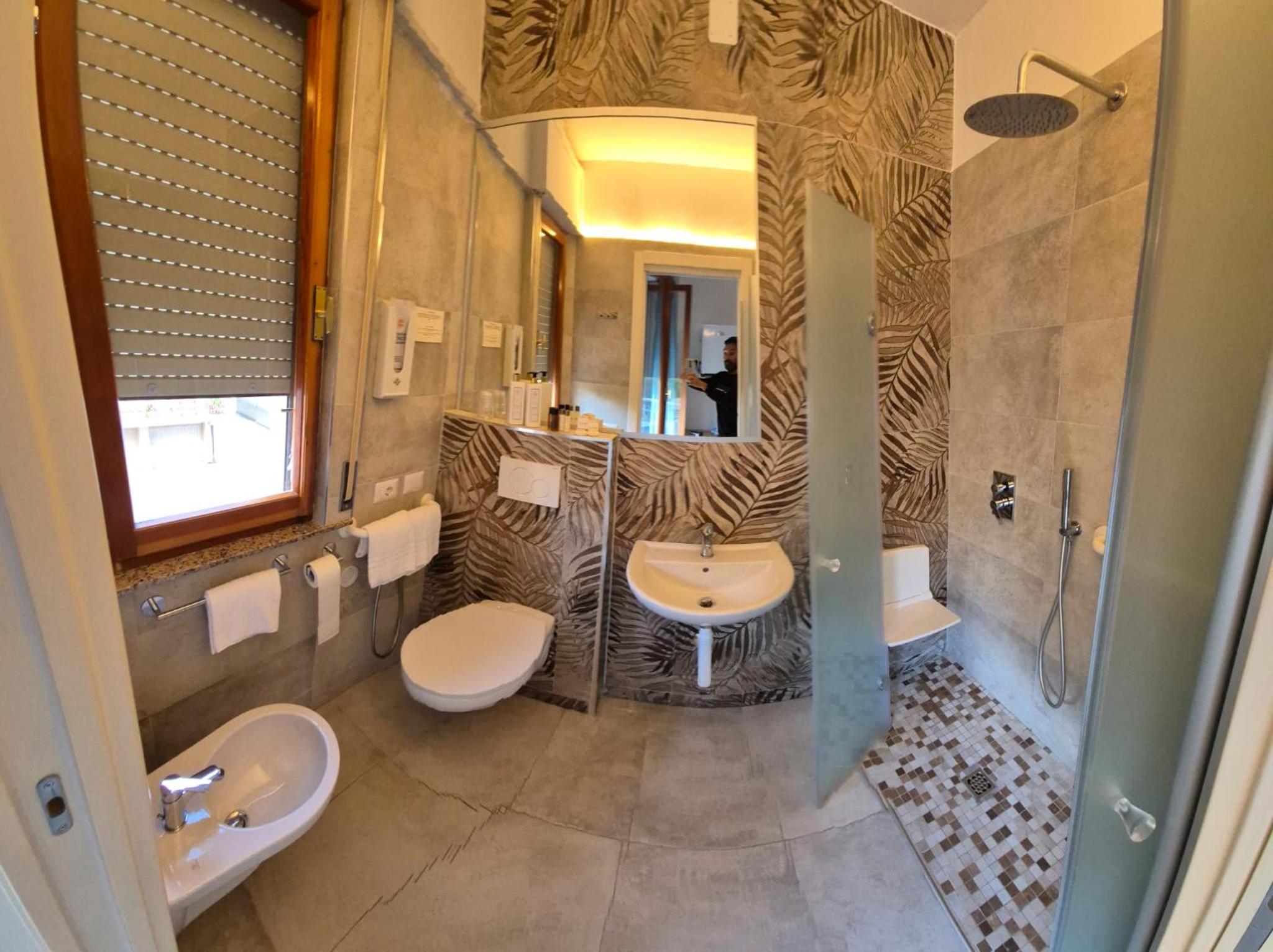 Standard Double or Twin Room - Photo 3