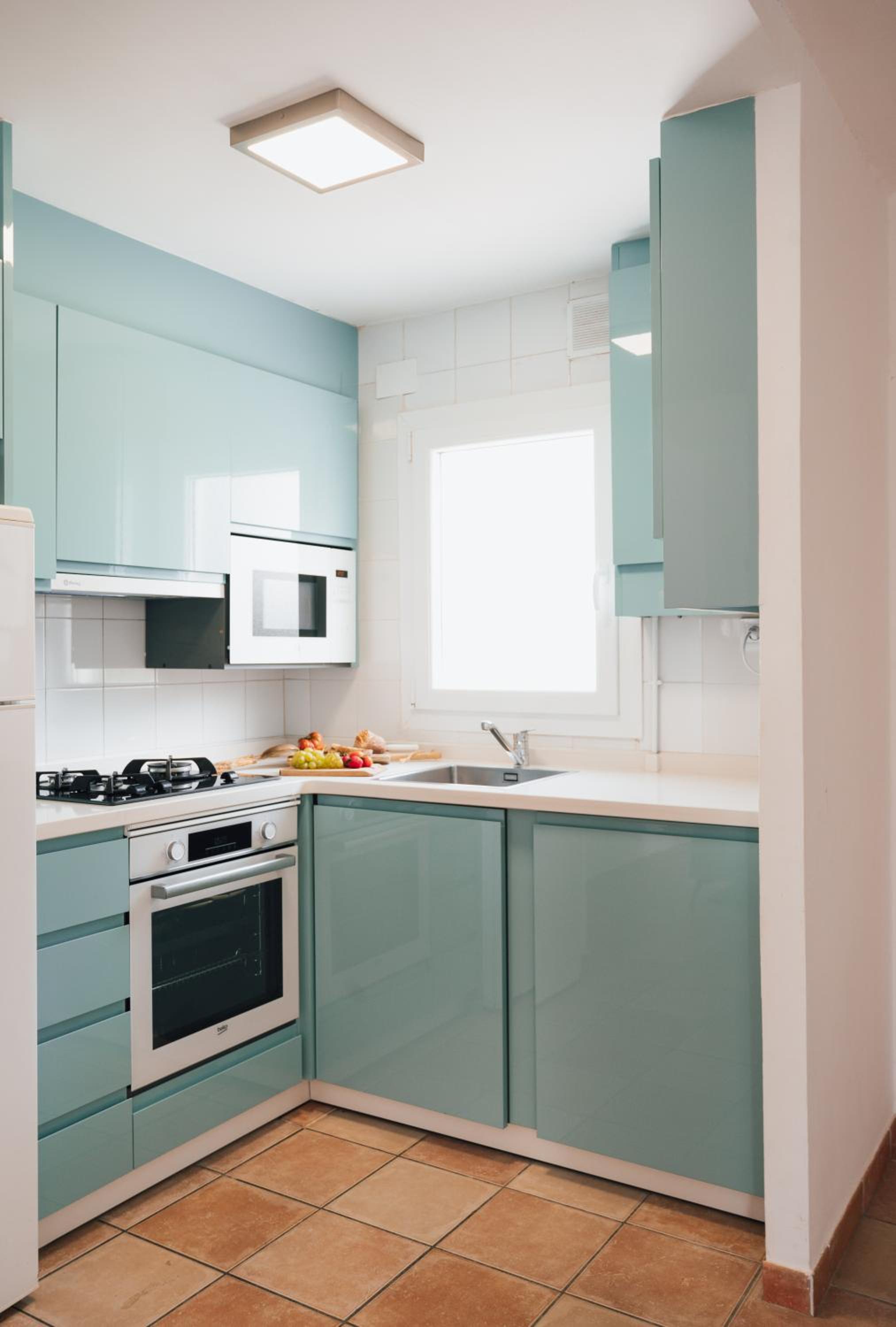 Three-Bedroom Apartment with Terrace - Photo 3