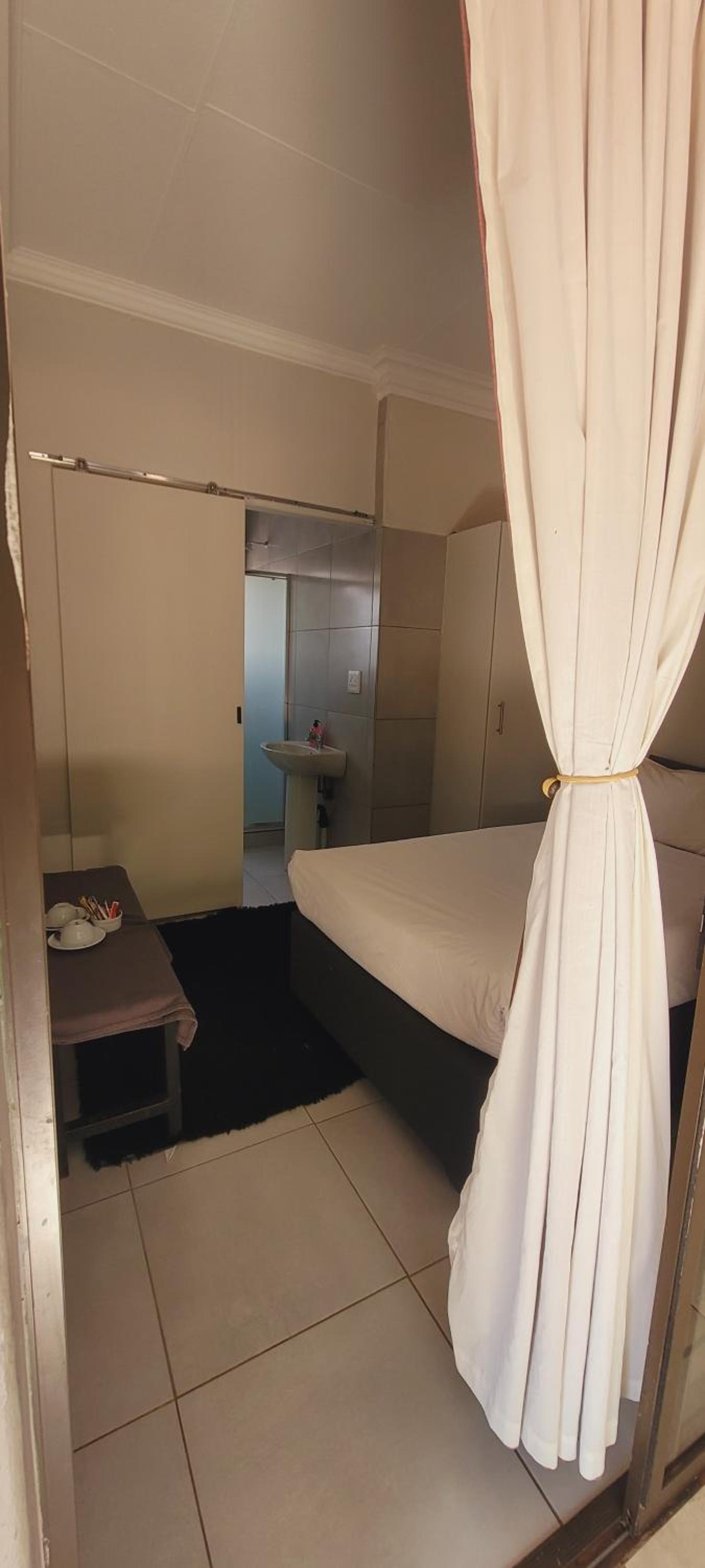 Deluxe Single Room photo 1