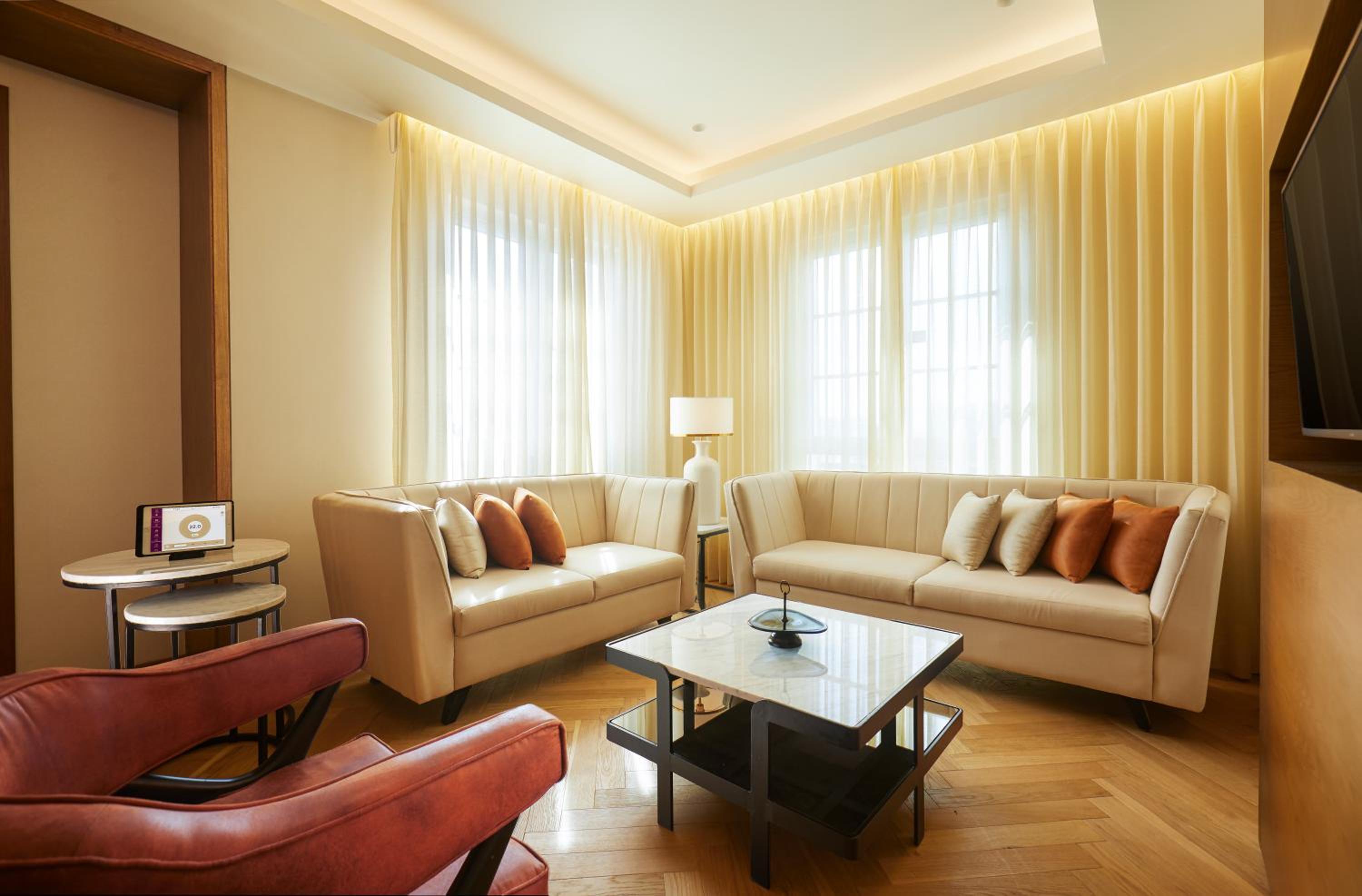 Premier Suite thumbnail 6