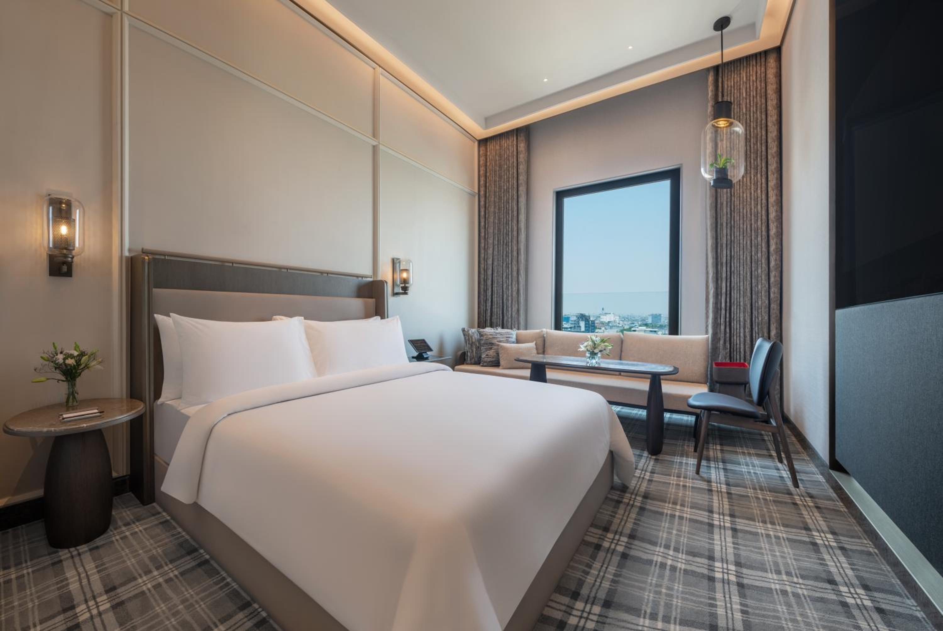 Club Room with Complementary - Lounge Access (High Tea & Happy Hours) and 4 pieces Laundry per Day