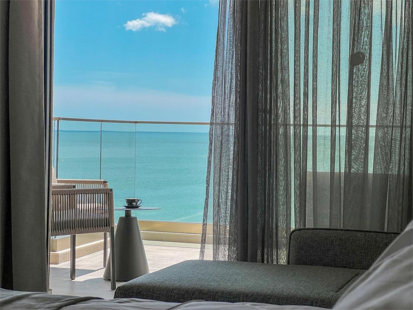 Deluxe Double Sea View Room /2 adults/ with unlimited access to Calma SPA Center photo 2