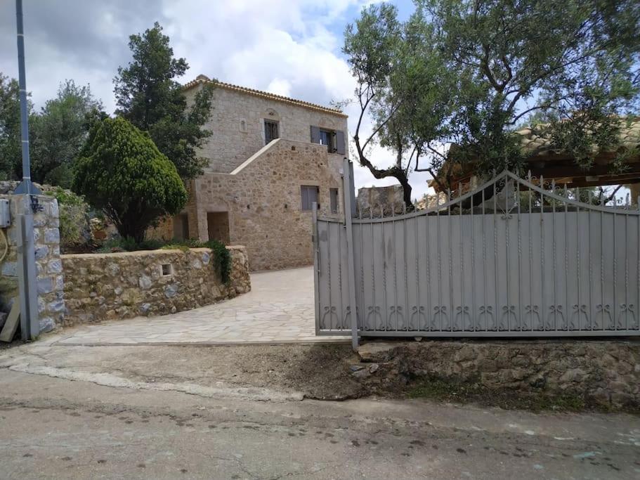 Villa photo 2