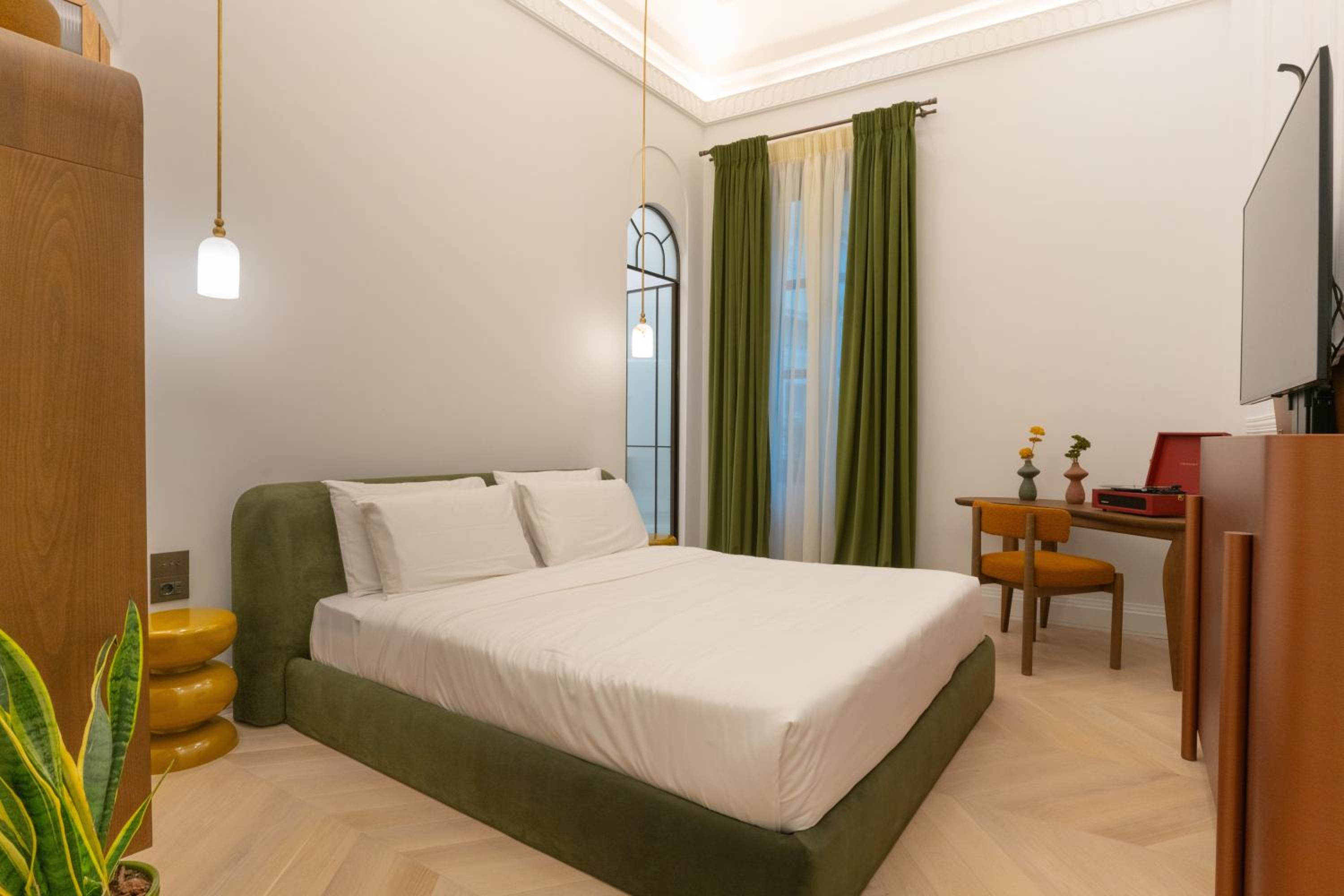Gem Suite with City View photo 2