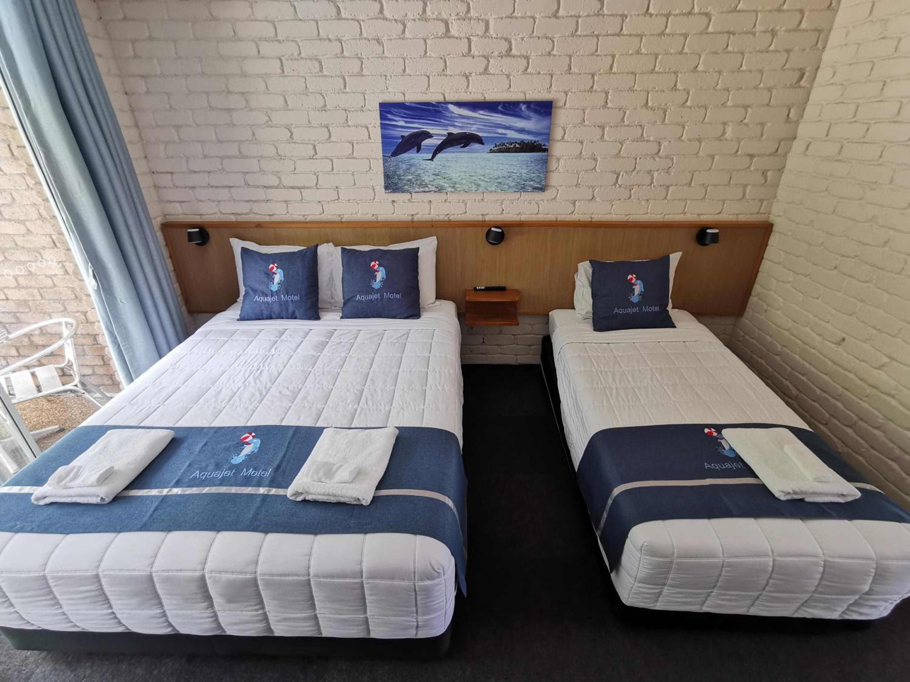 Twin Room with Pool View (Upper Floor) - Photo 8