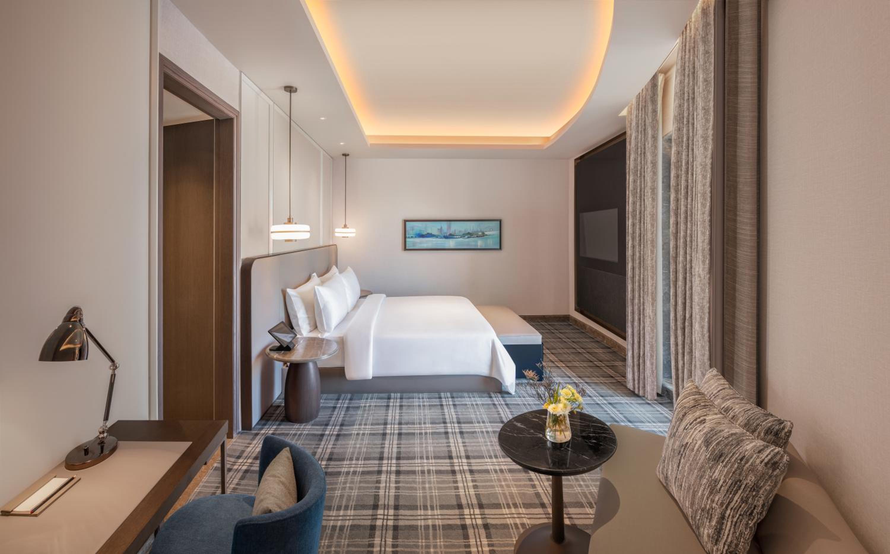 Club Suite with Complementary - Lounge Access (High Tea & Happy Hours), 4 pieces Laundry per Day and Two-way Airport Transfers