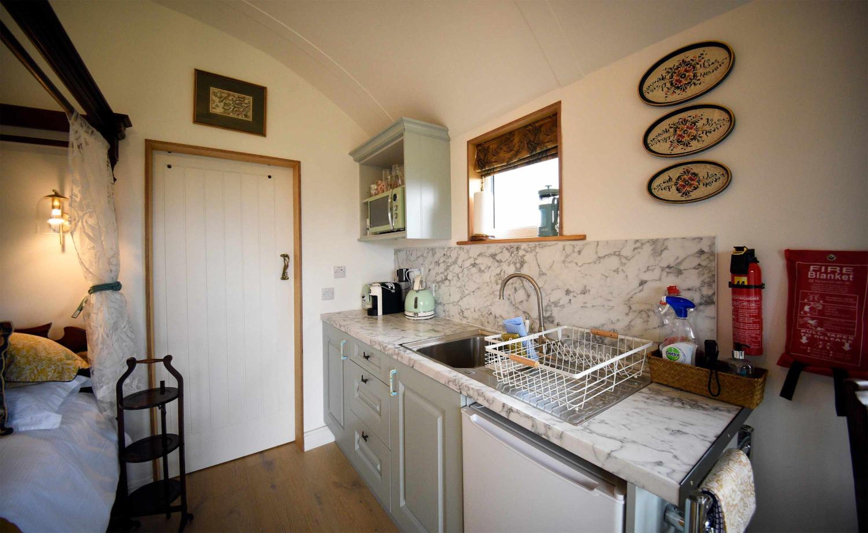 One-Bedroom House photo 2