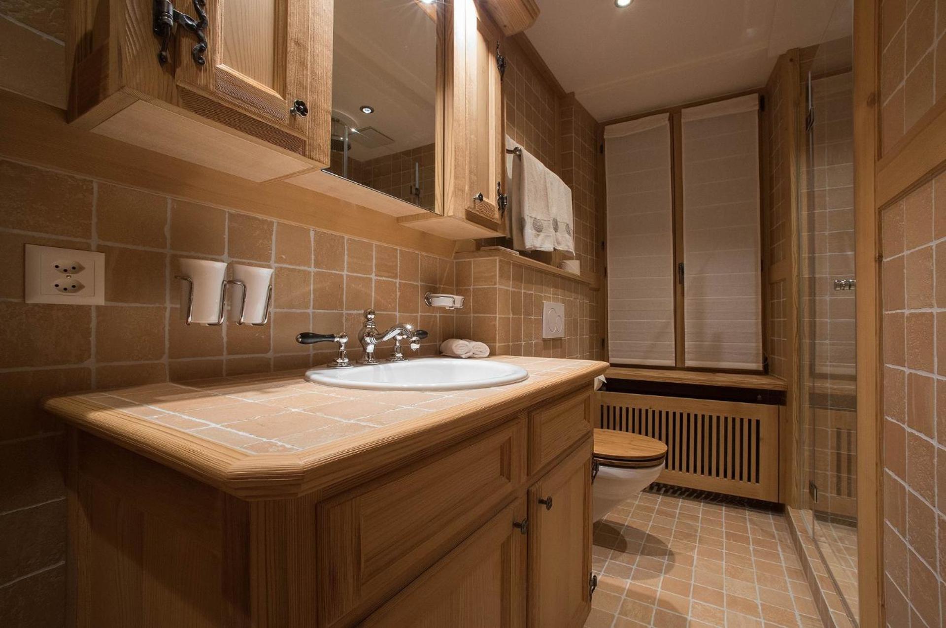 Suite 16 - Photo 7