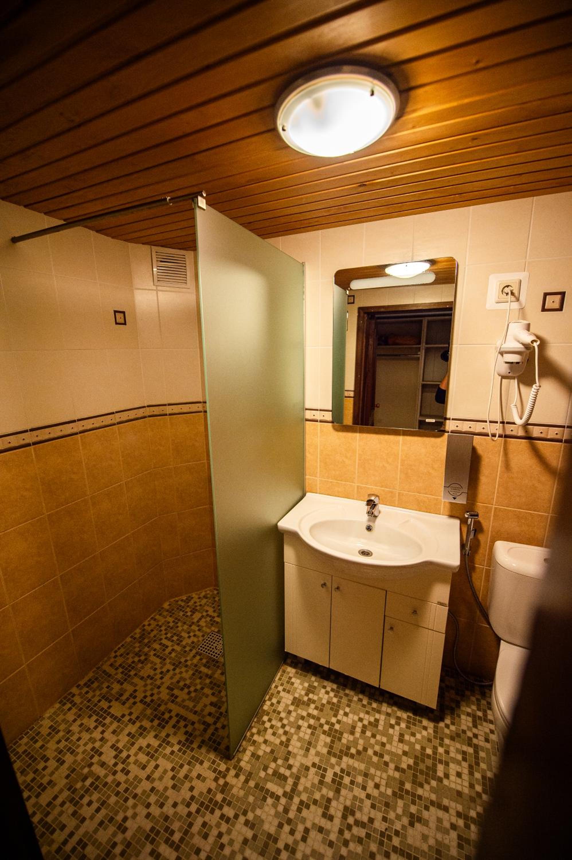 Standard  Room - Photo 6