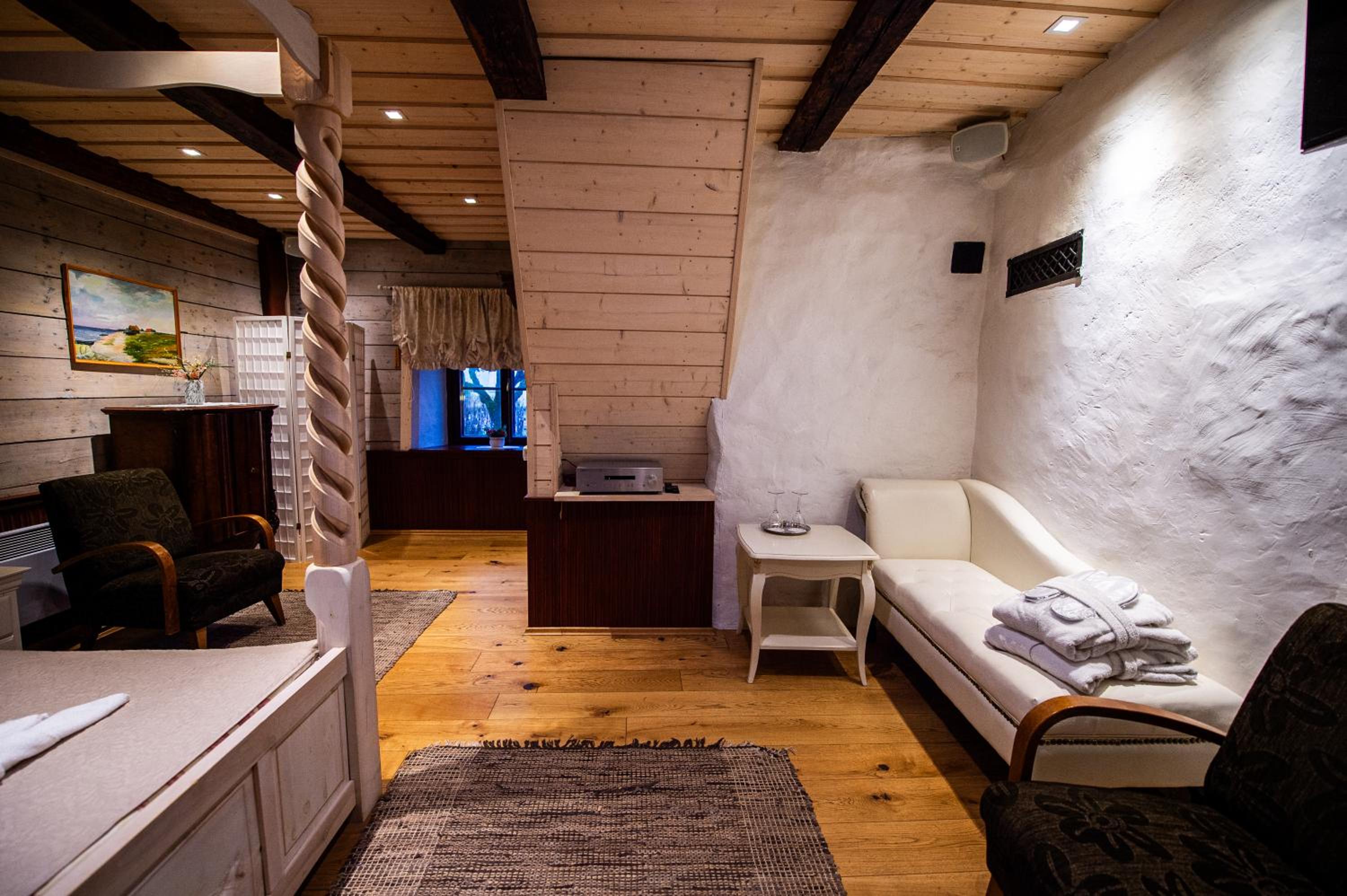 Junior Suite with Sauna - Photo 4