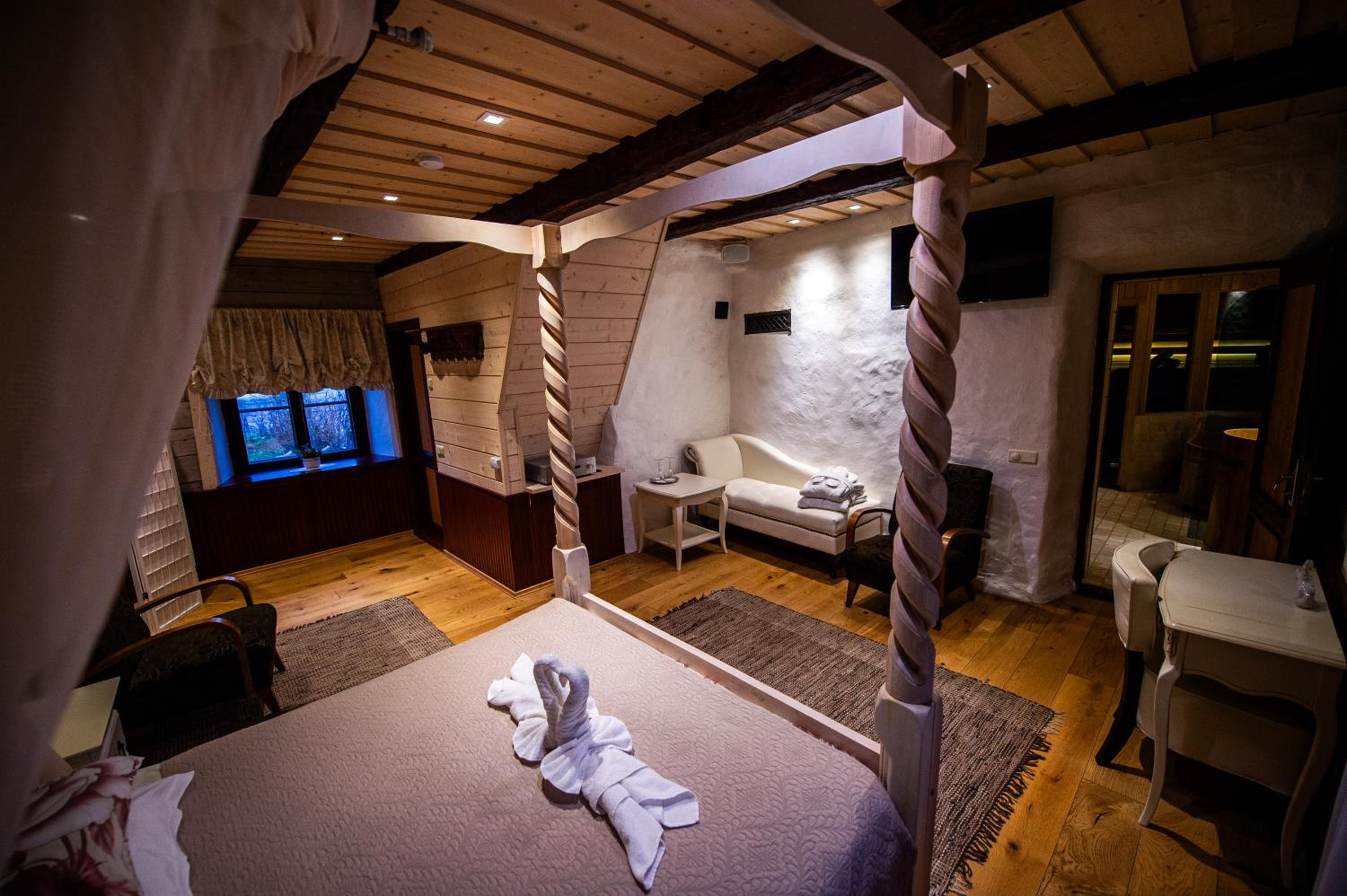 Junior Suite with Sauna - Photo 6