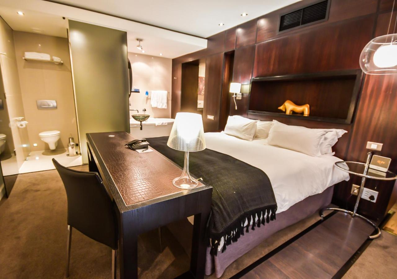 Executive Suite - Photo 1