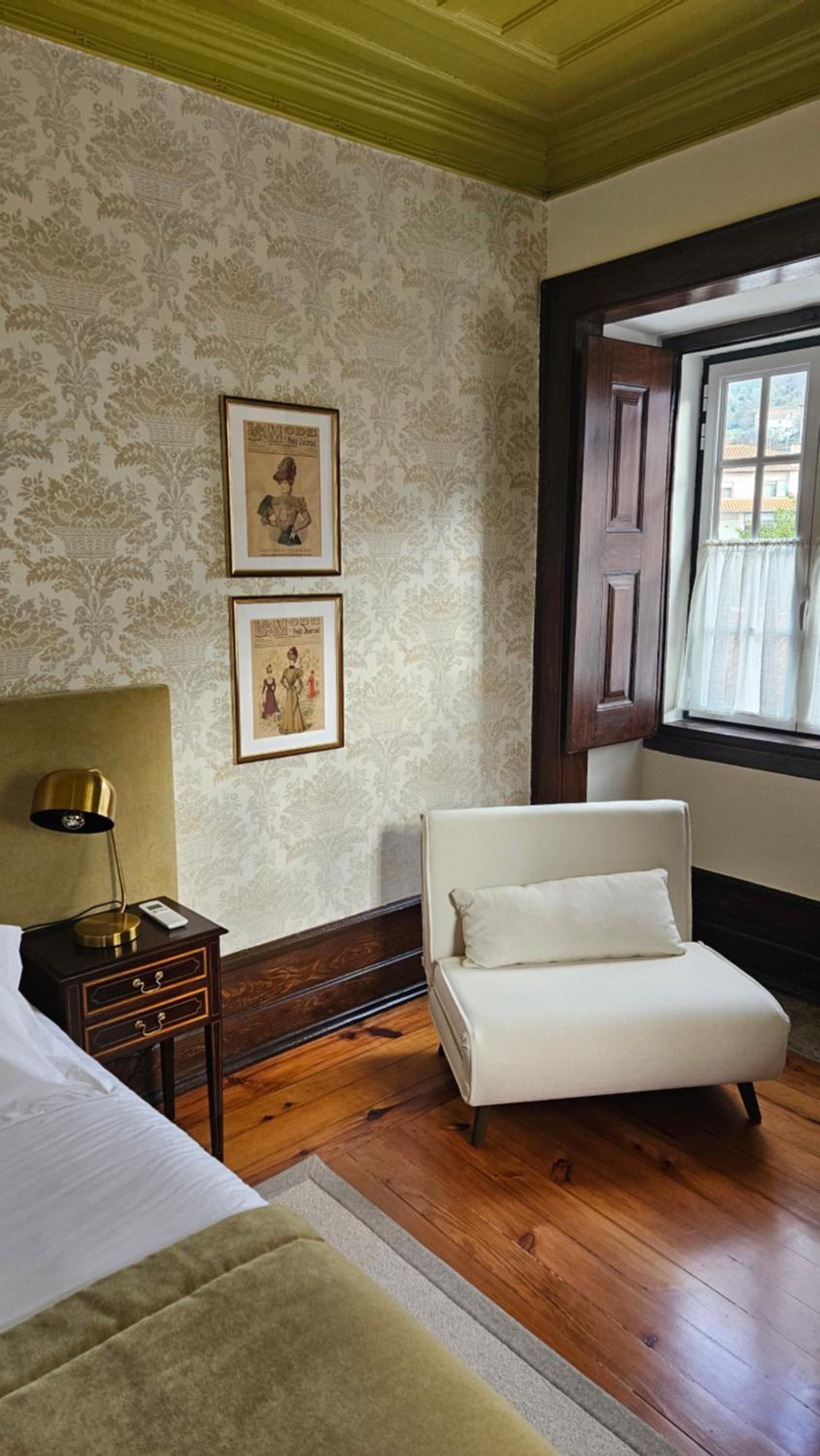 Deluxe Triple Room photo 2