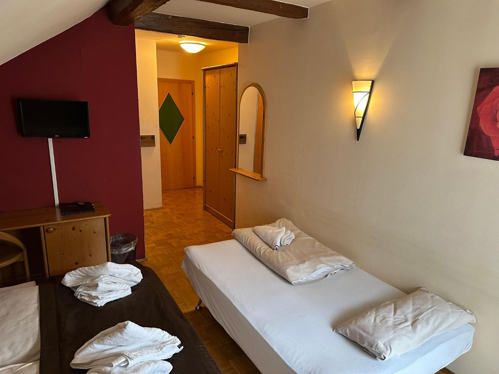 Triple Room with Balcony - Photo 6
