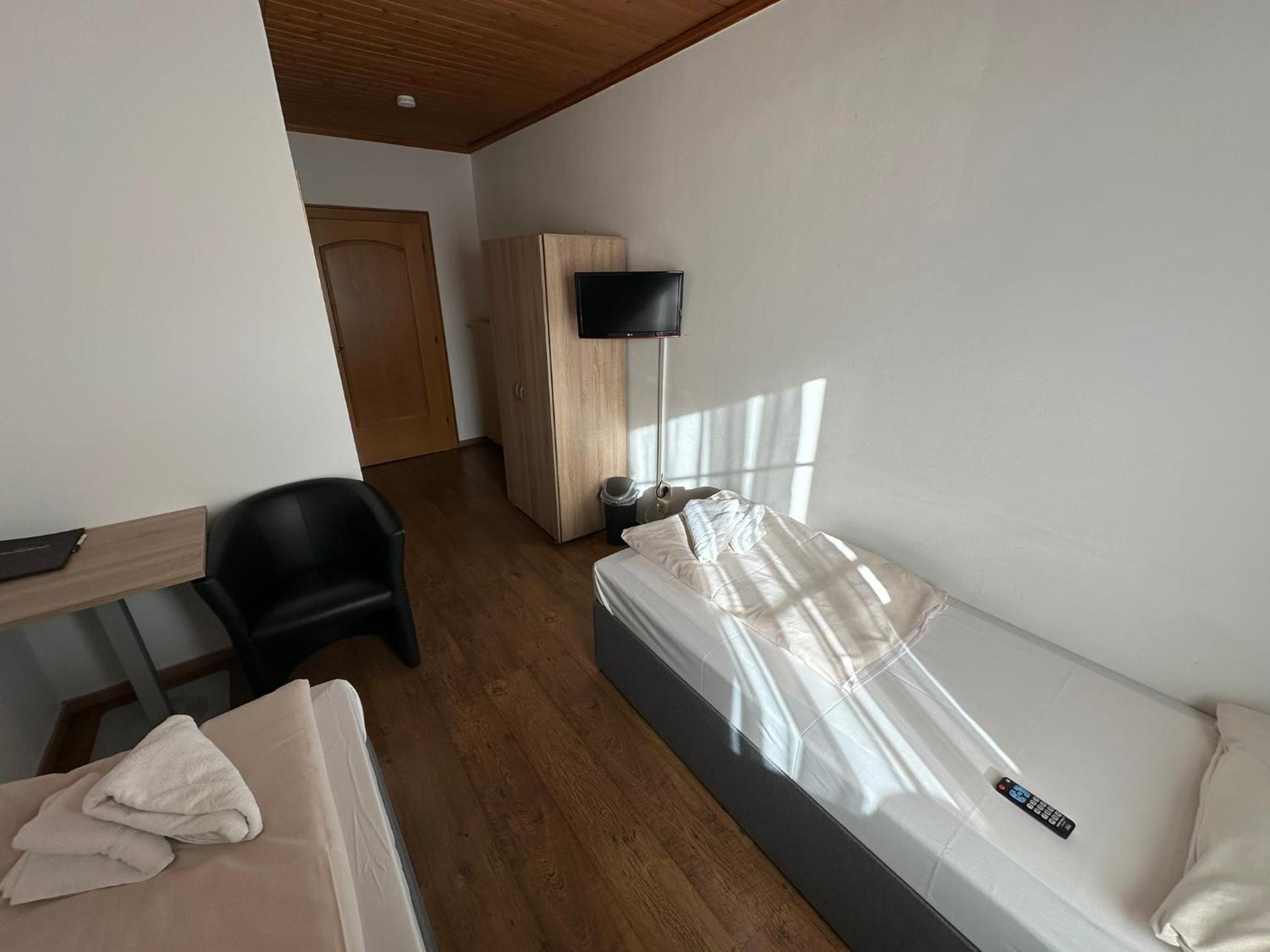 Single Room photo 2