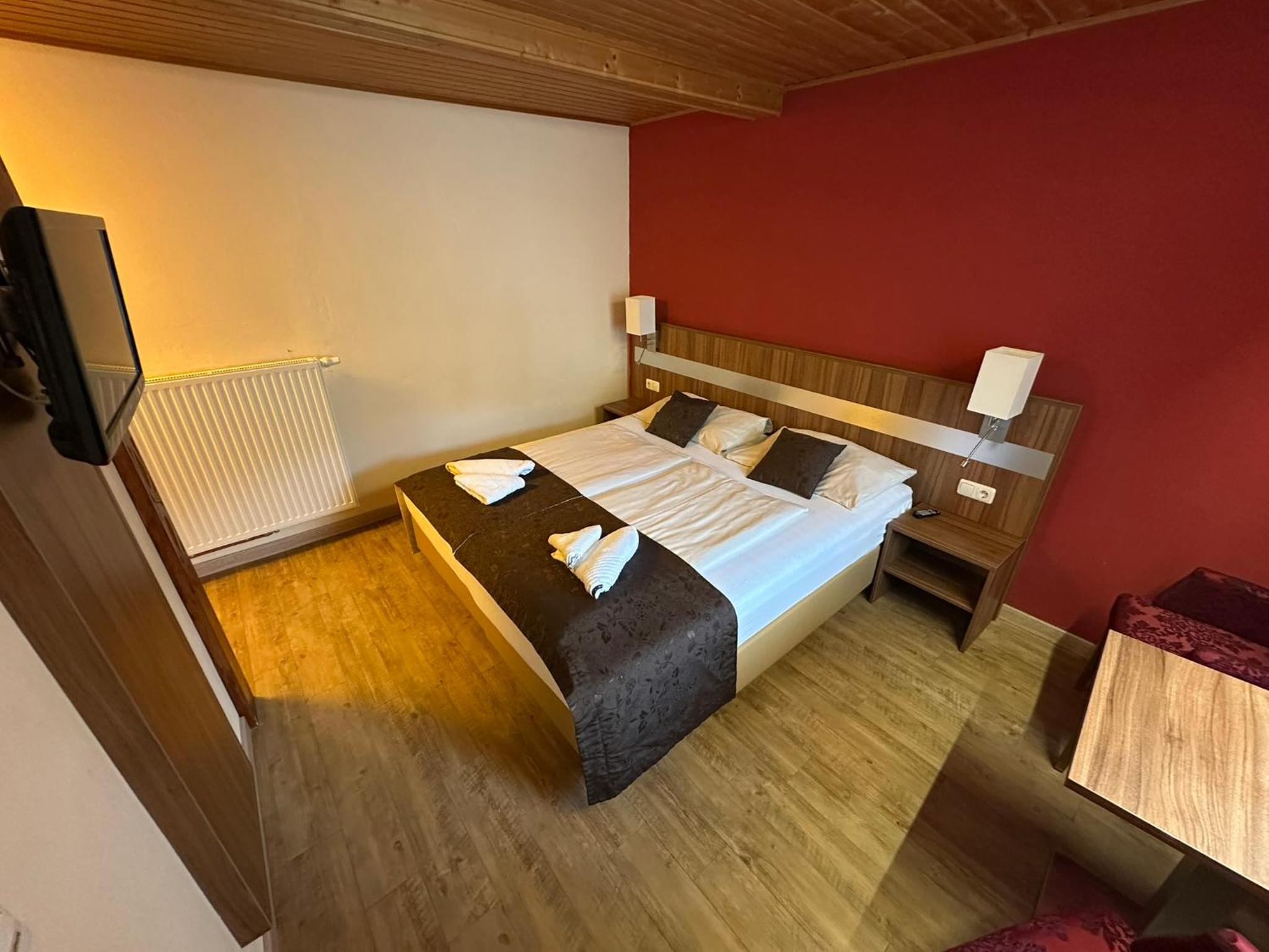 Double Room - Photo 5