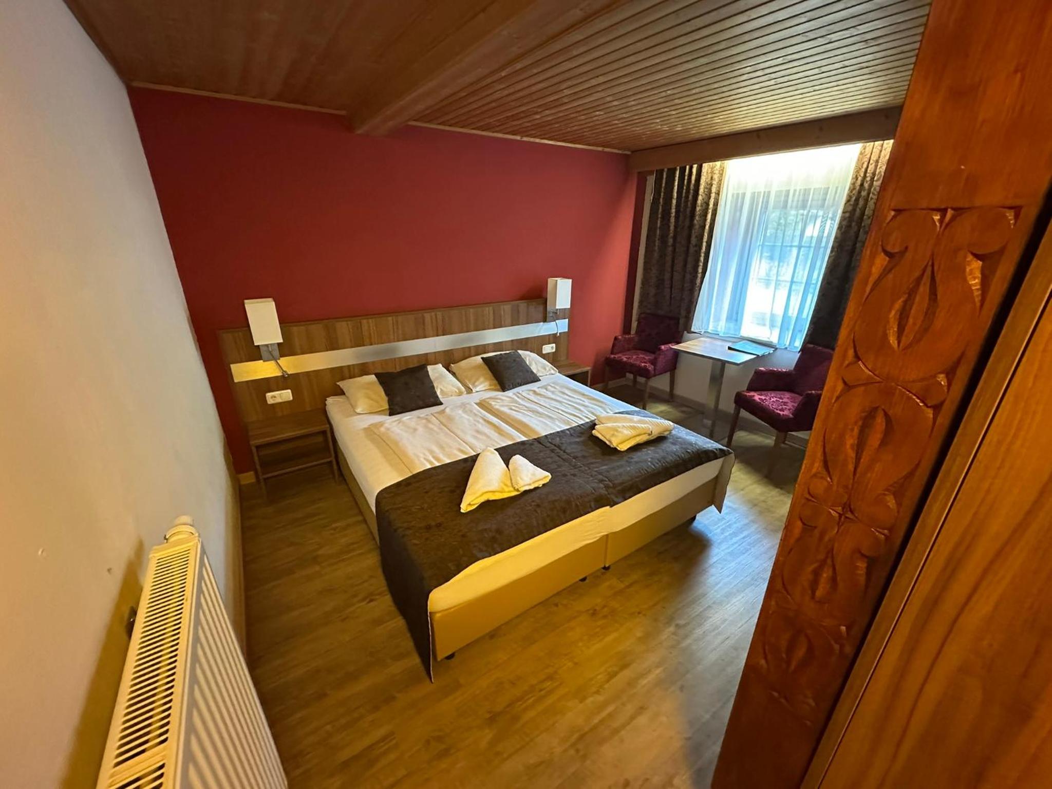 Double Room - Photo 6