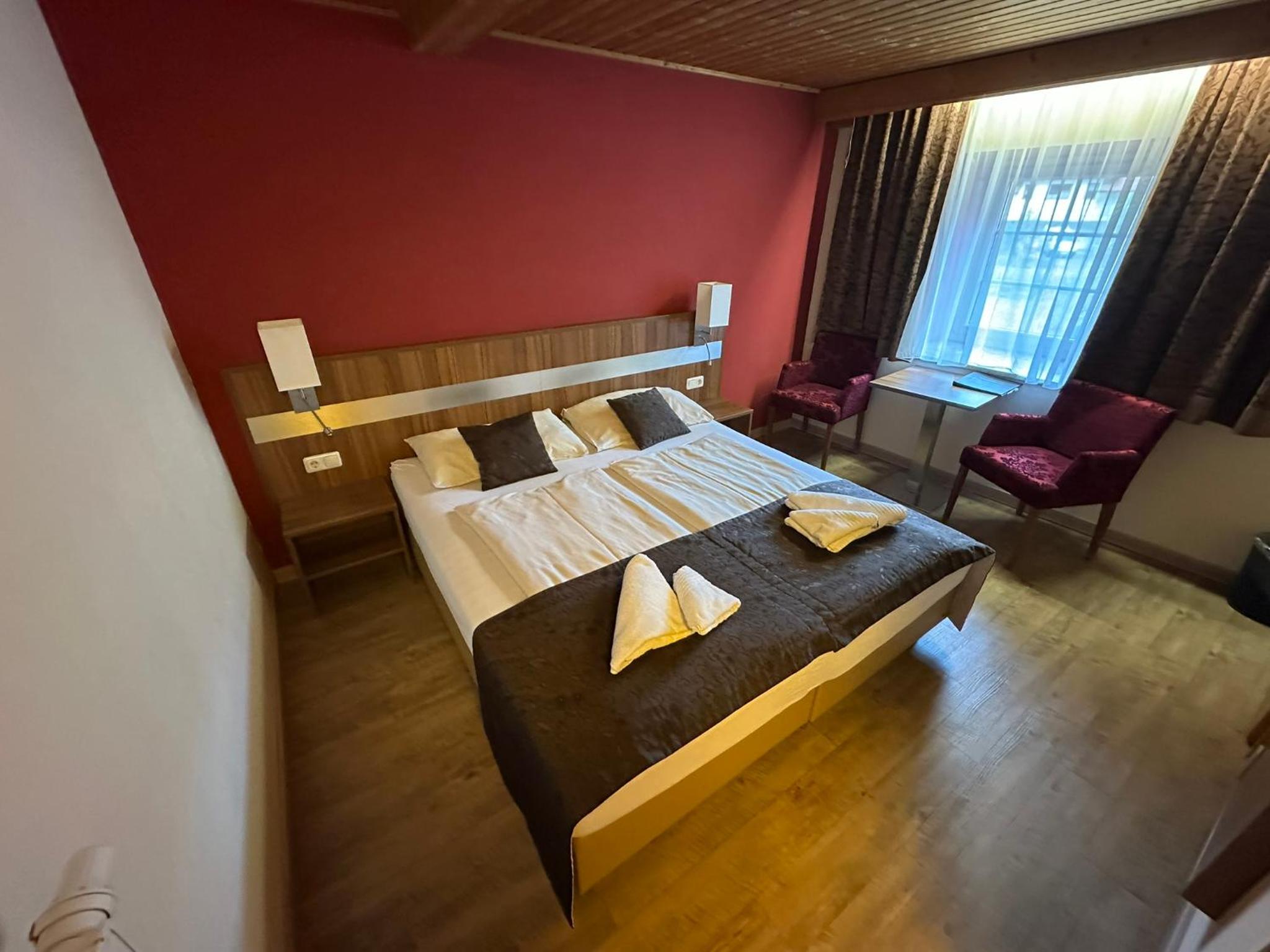 Double Room - Photo 7