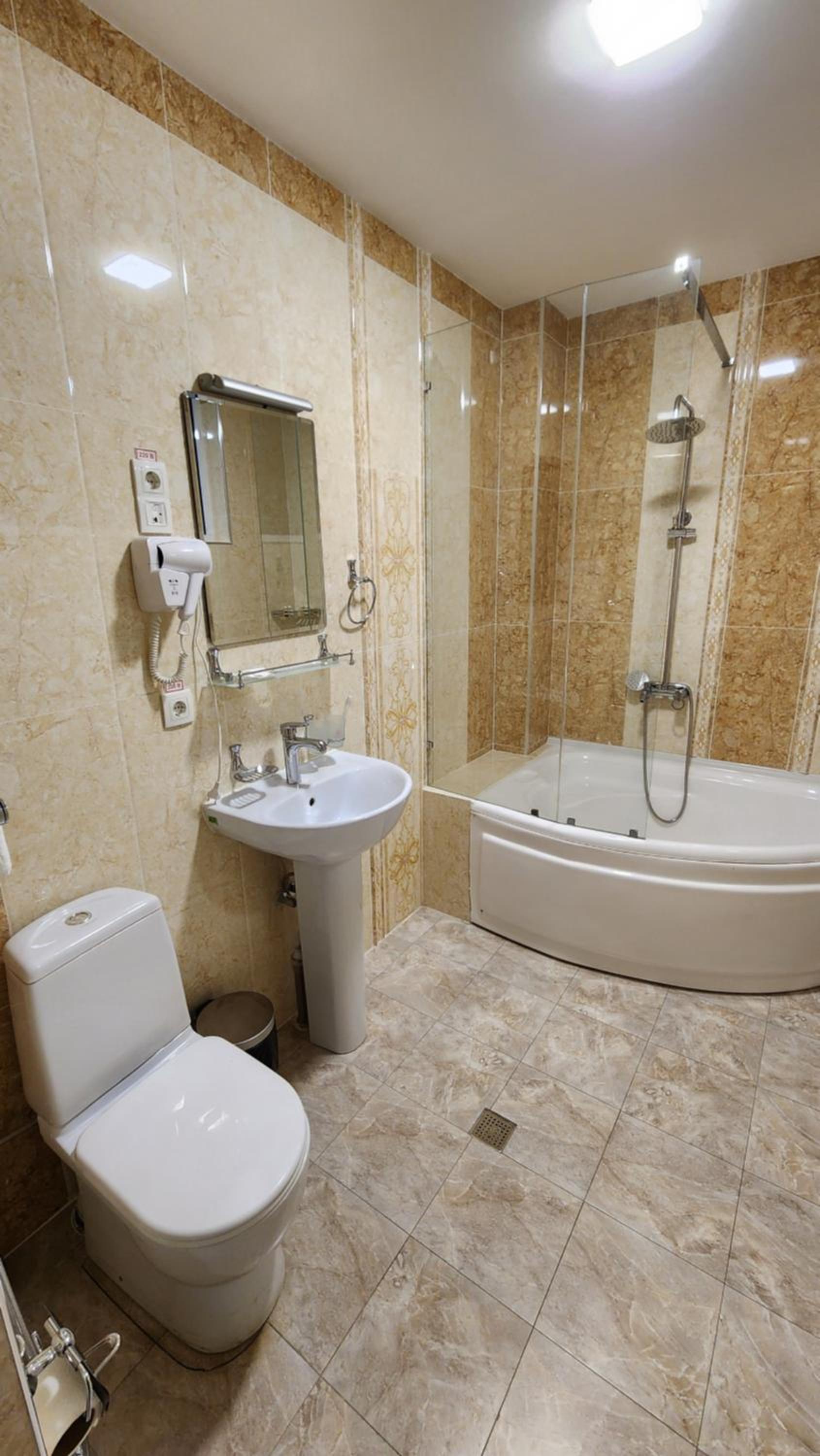 Family Room with Private Bathroom - Photo 6