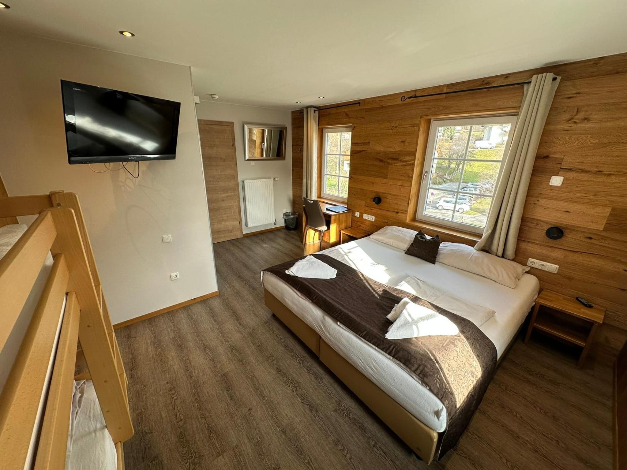 Family Room - Photo 6