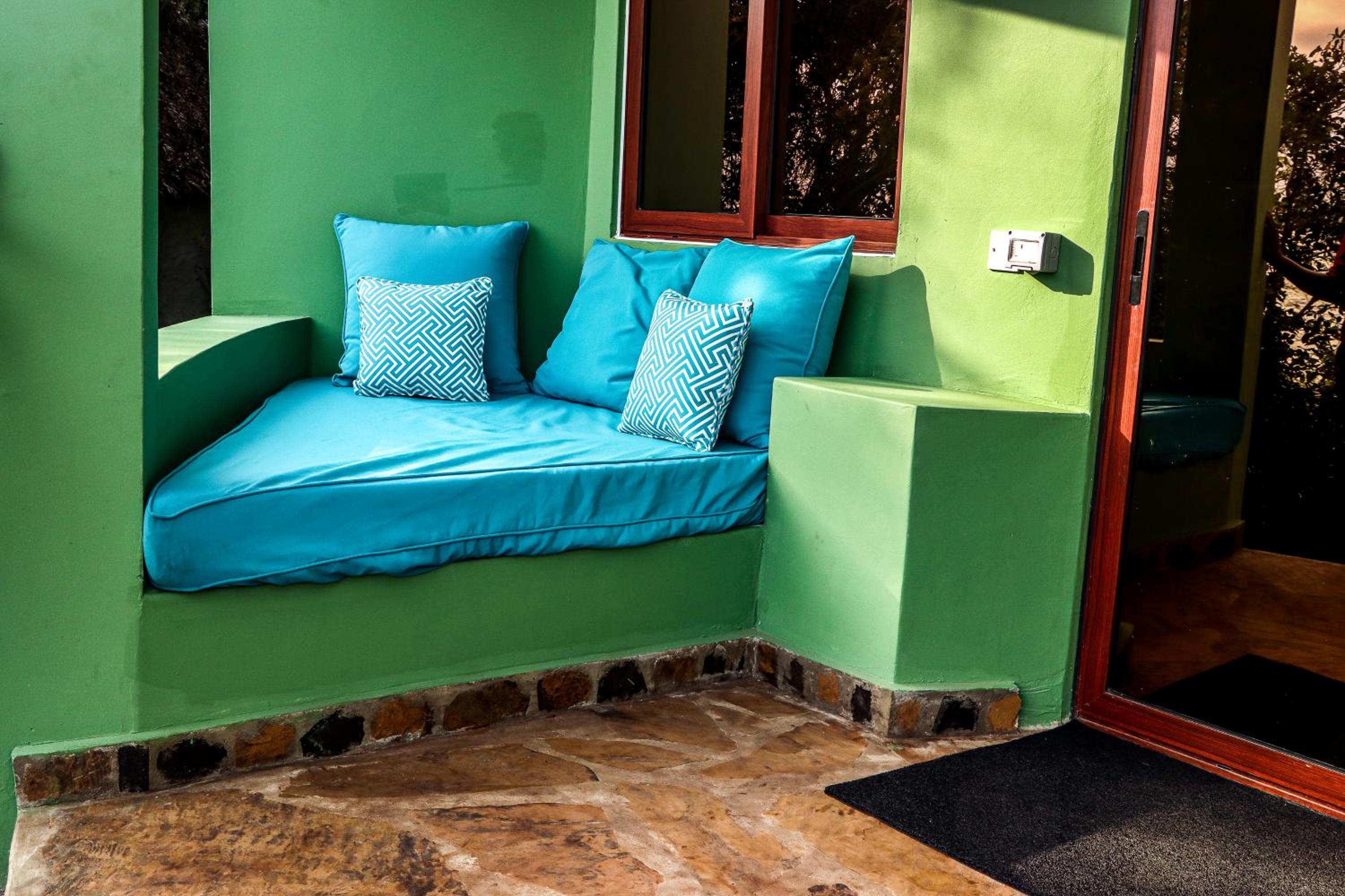 Deluxe Bungalow with Sea View - Photo 8
