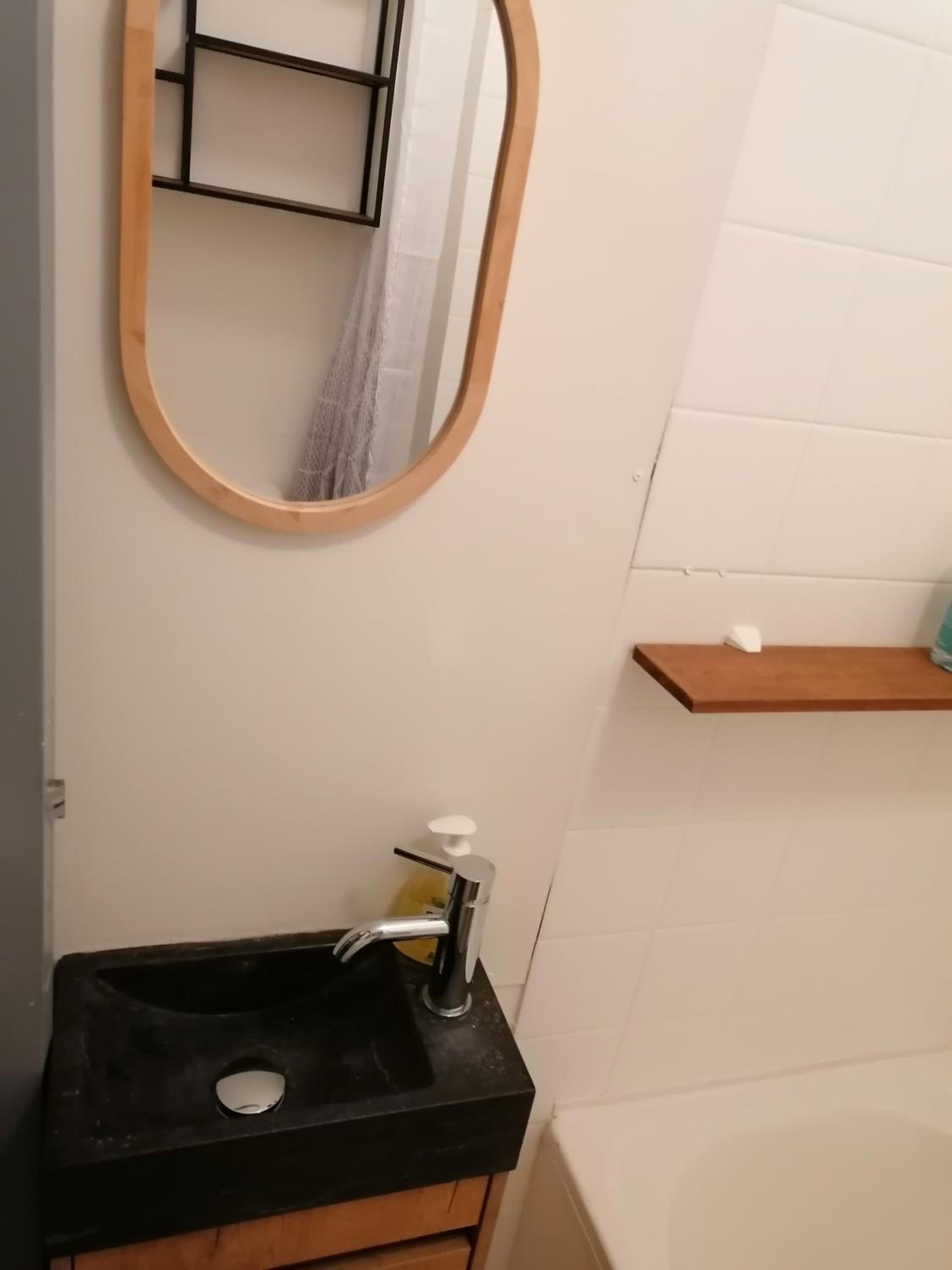 One-Bedroom Apartment photo 2