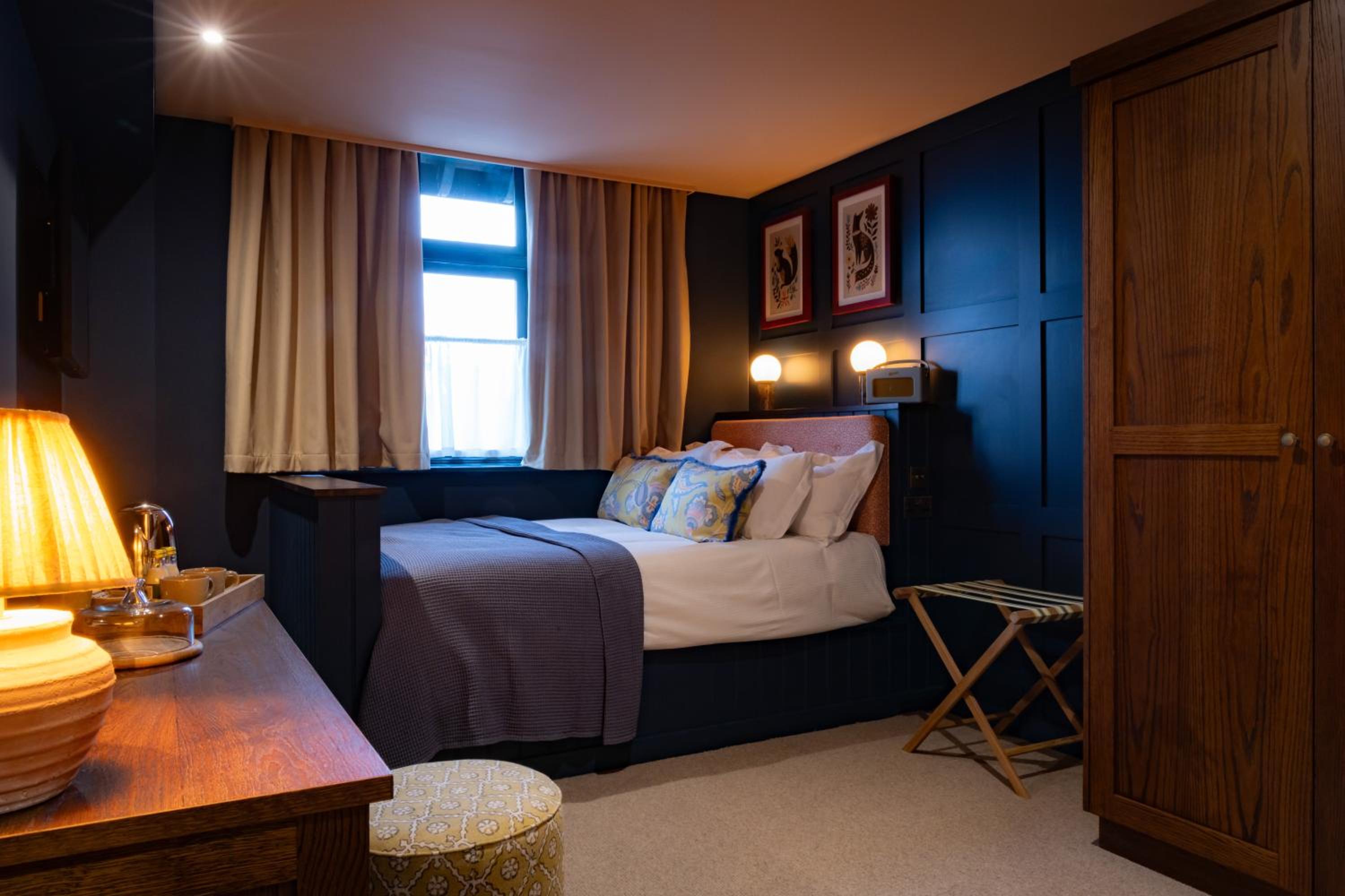 Snug Double Room photo 3