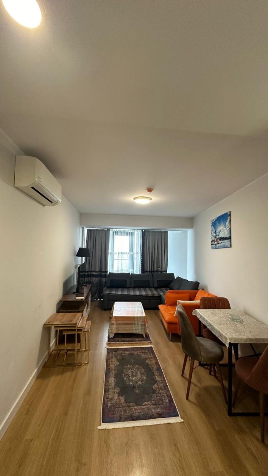 Deluxe One-Bedroom Apartment photo 1
